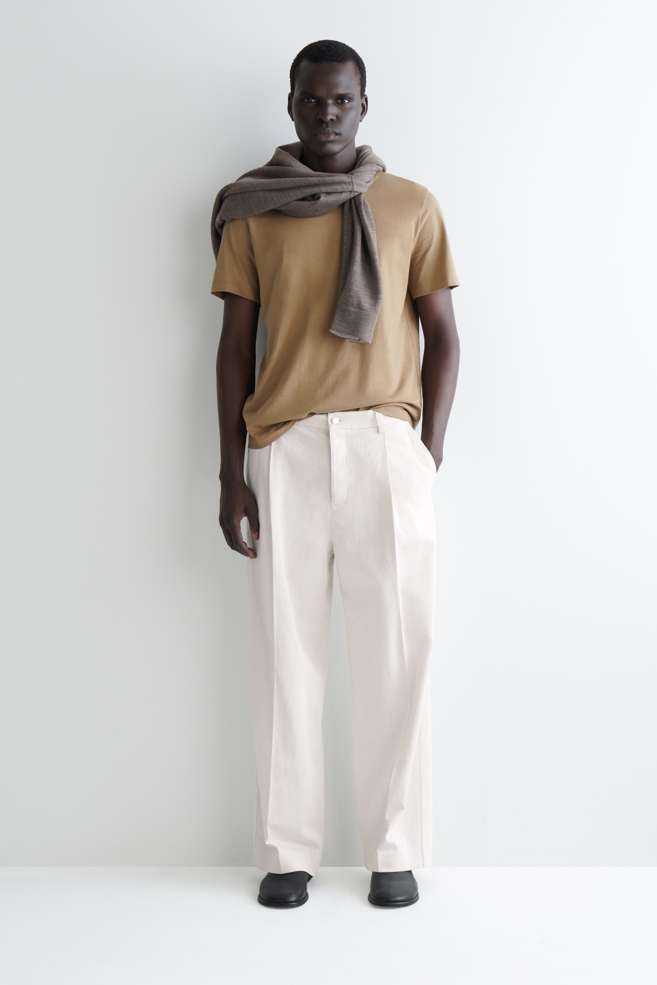 Größeres Bild anzeigen: LEICHTES T-SHIRT AUS GEBÜRSTETER BAUMWOLLE - BEIGE - Men | H&M AT 2