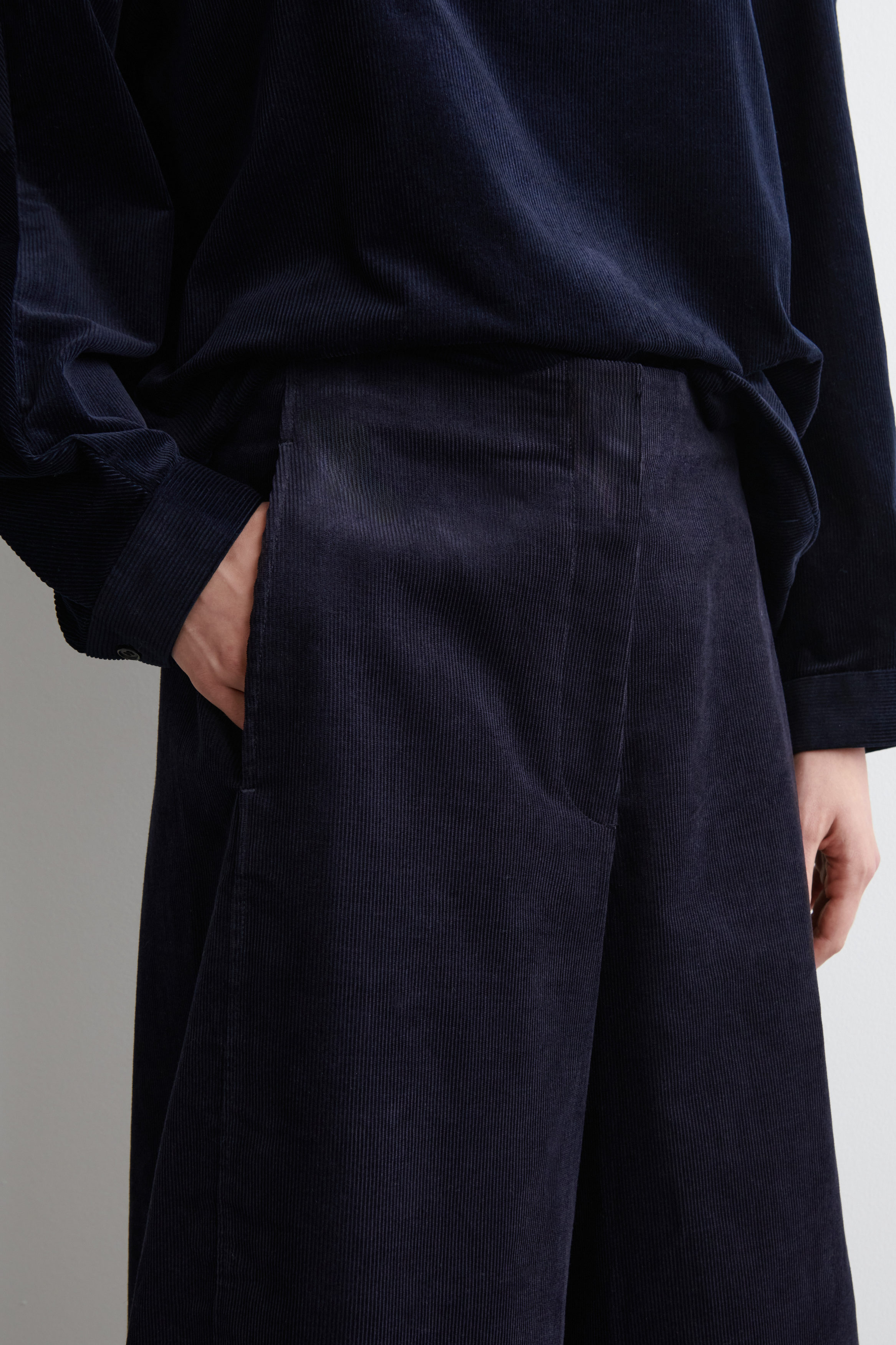 CORDUROY BARREL-LEG PANTS - thumbnail 4