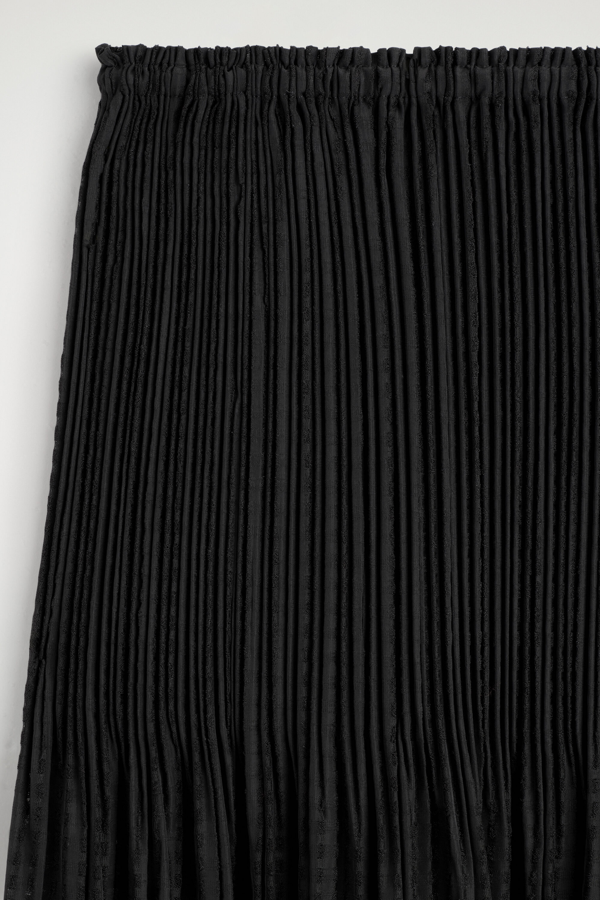 PLEATED JACQUARD MIDI SKIRT - BLACK | COS US
