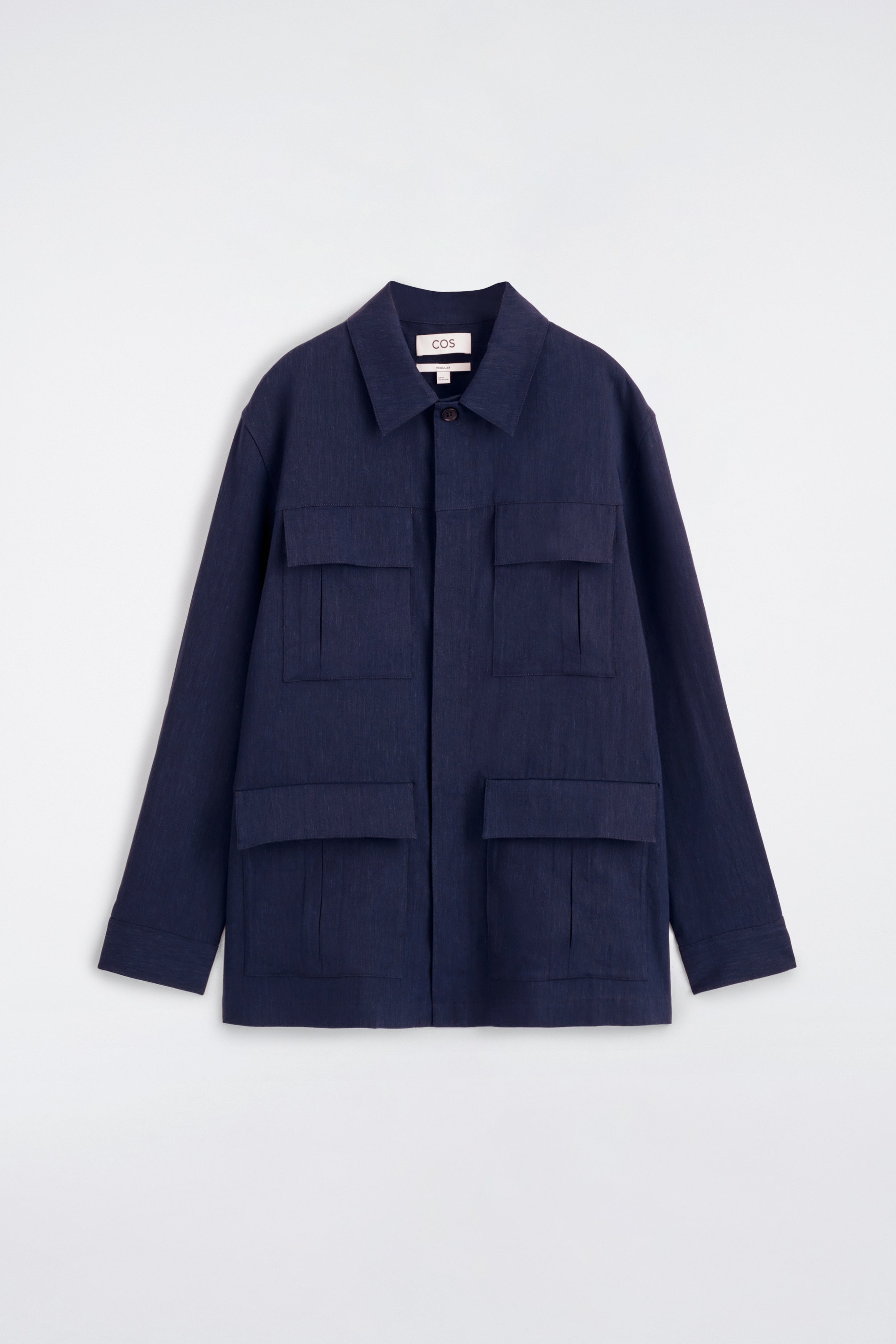 LEDIG OVERSHIRT I LINNE MED UTILITYFICKOR - MARINBLÅ