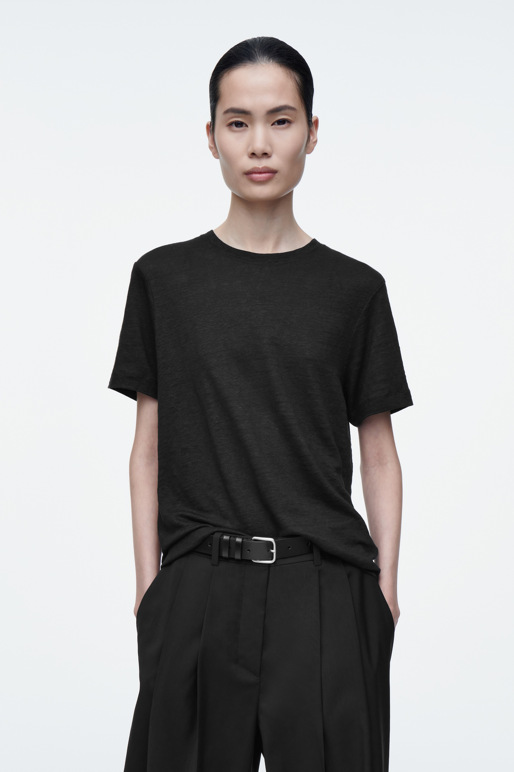 View larger image: CREW-NECK LINEN T-SHIRT - BLACK - Ladies | H&M GB 1