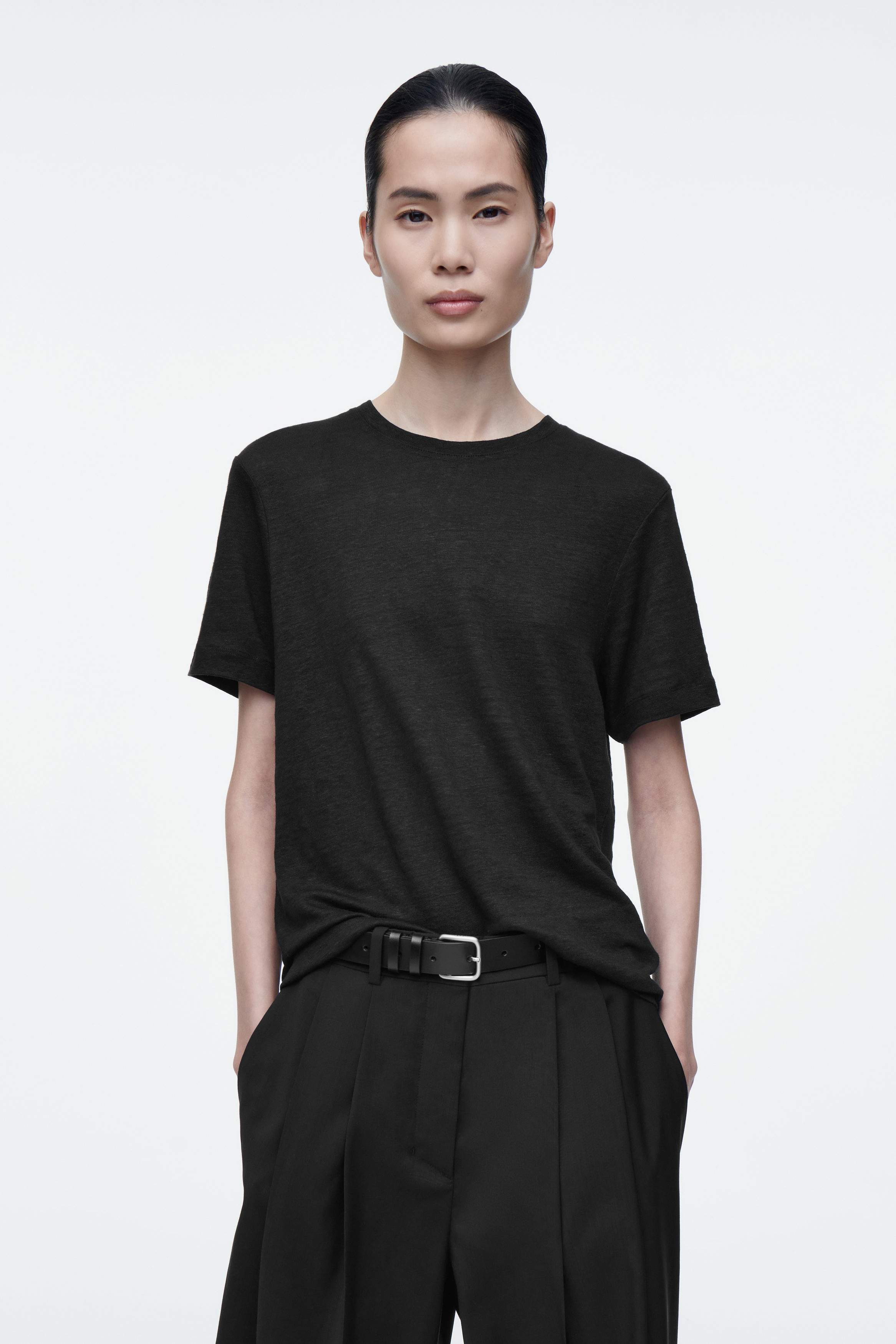 CREW-NECK LINEN T-SHIRT - BLACK | COS