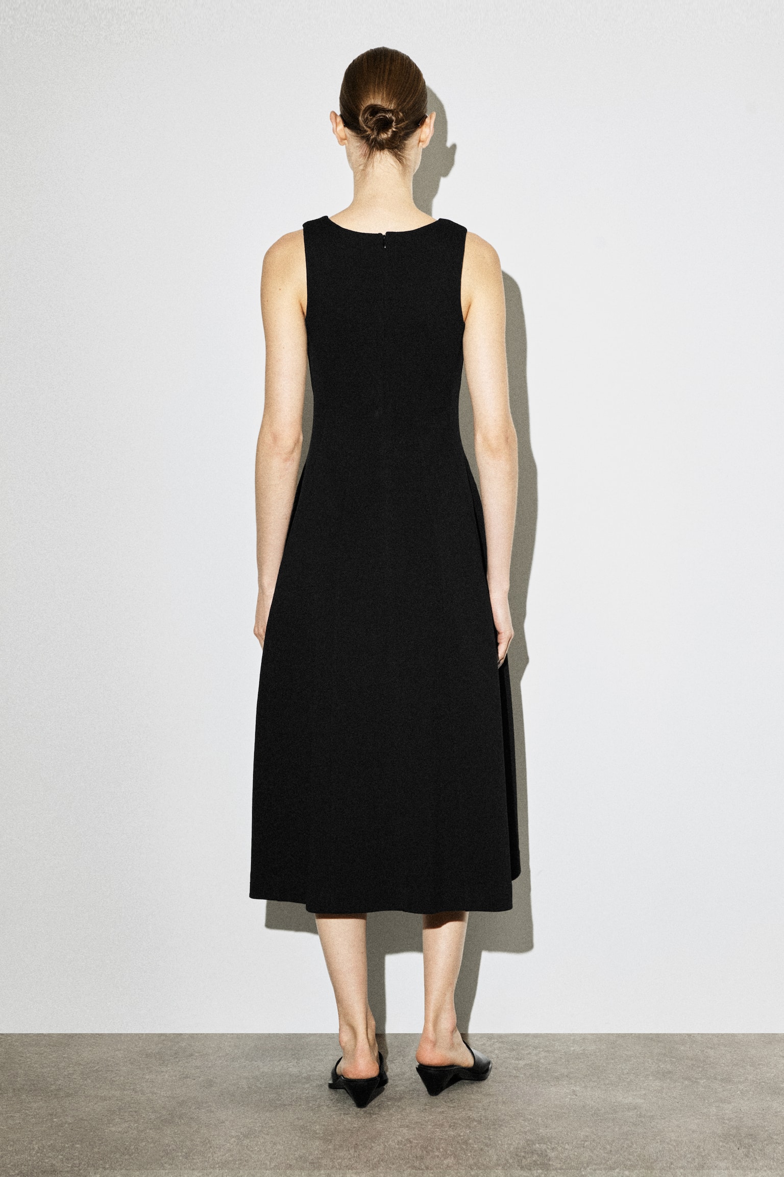 ROBE MIDI SCULPTÉE EN COTON - NOIR/BLANC - 6