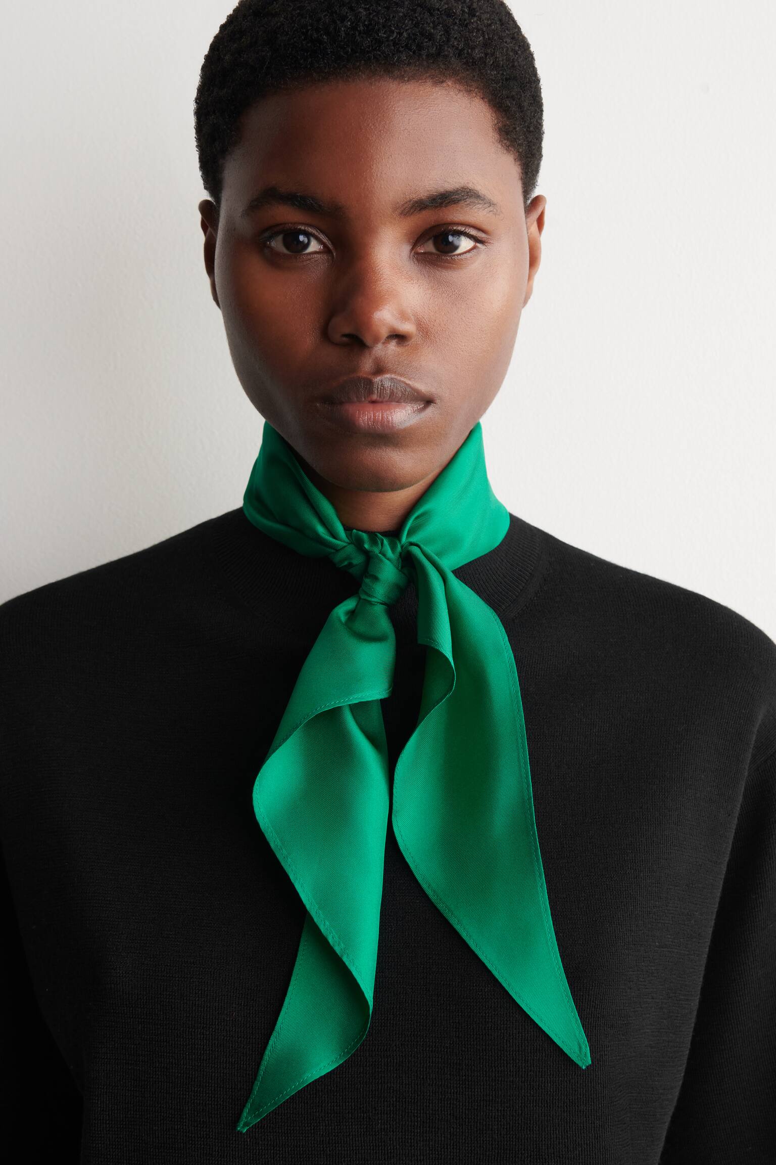 T-SHIRT IN LANA MERINO CON DETTAGLIO SCIARPA - BLACK / GREEN/AVORIO / CIOCCOLATO - 4