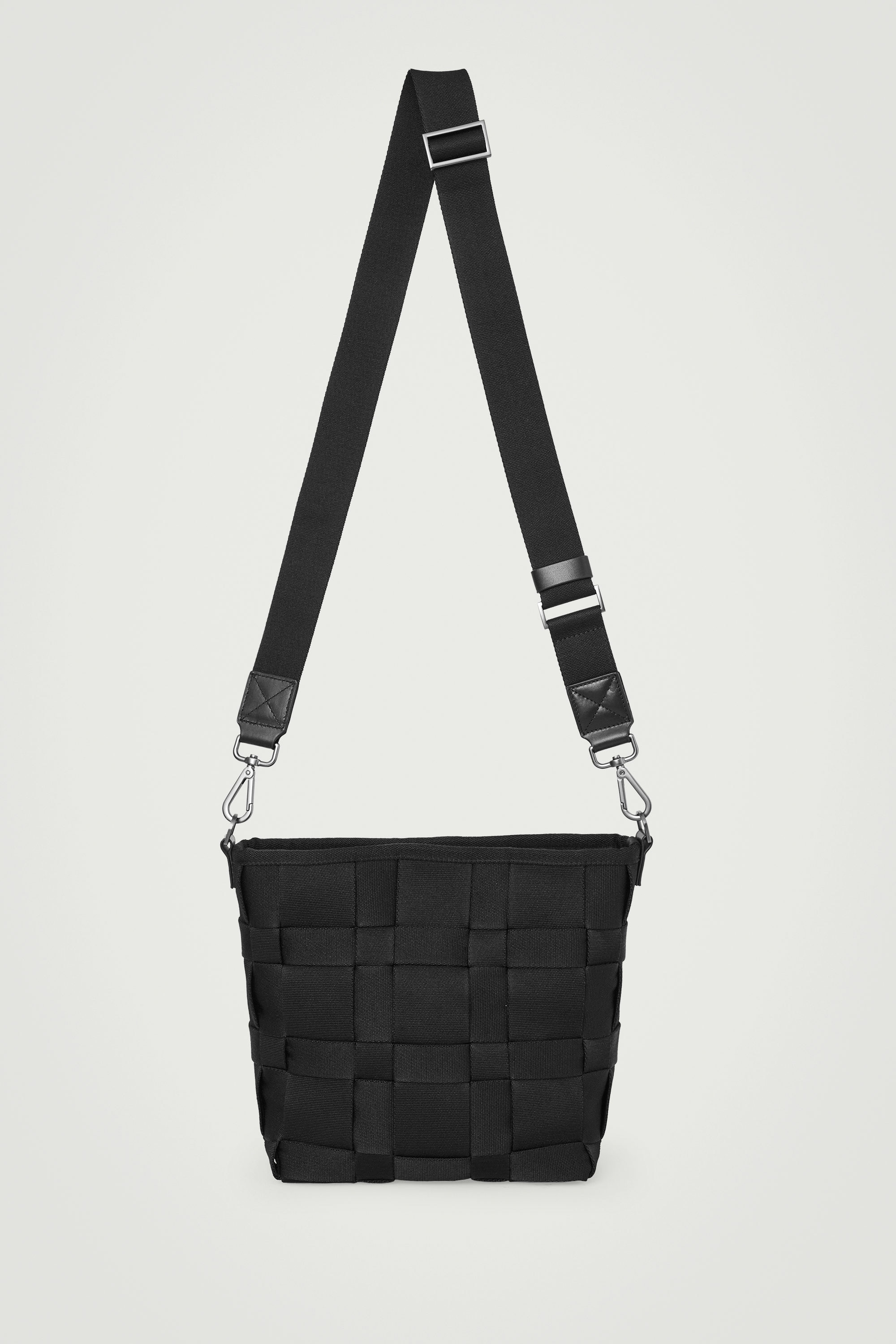 MINI WOVEN CROSSBODY BAG - WEBBING - BLACK | COS
