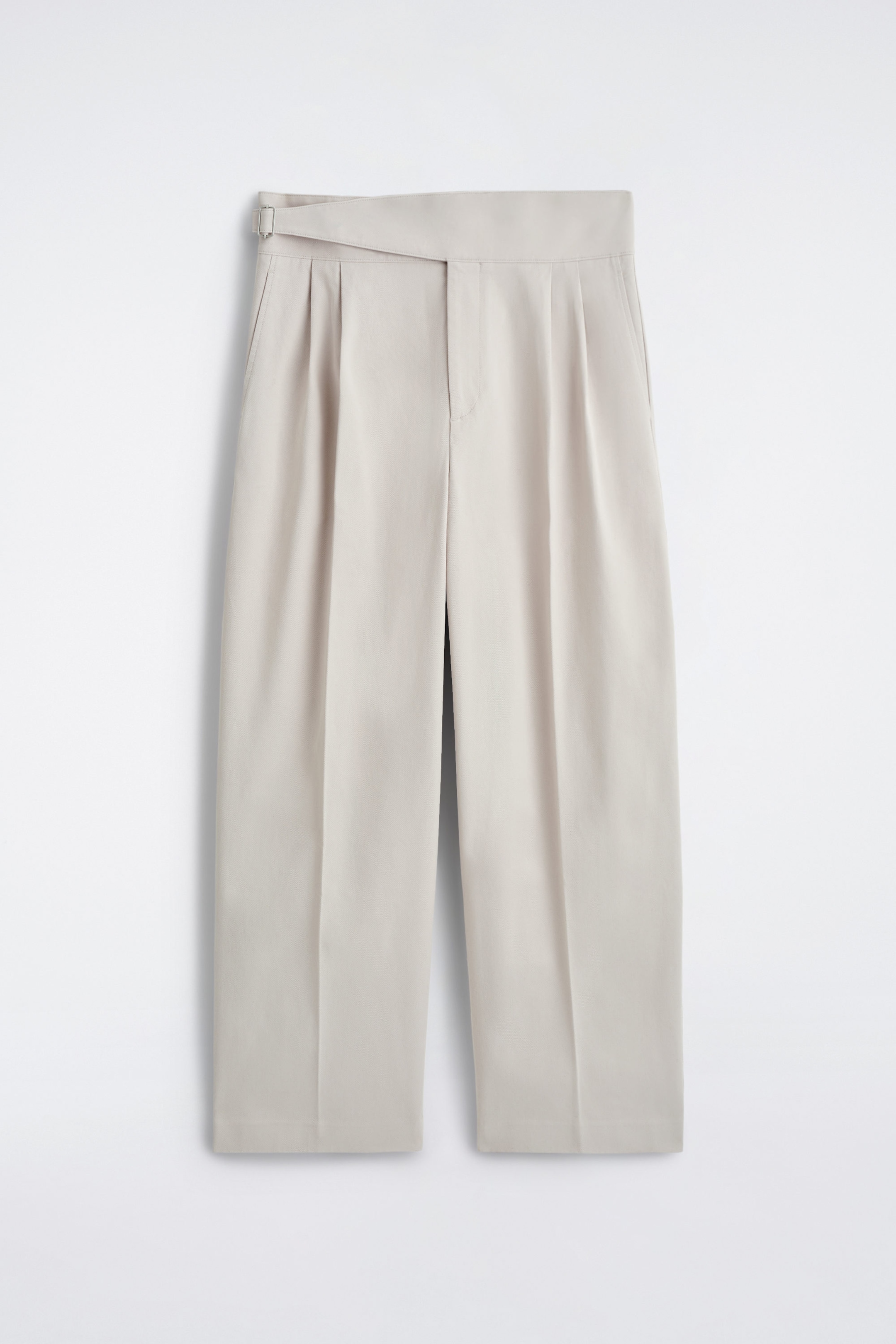 BELT-DETAIL PLEATED WIDE-LEG TROUSERS