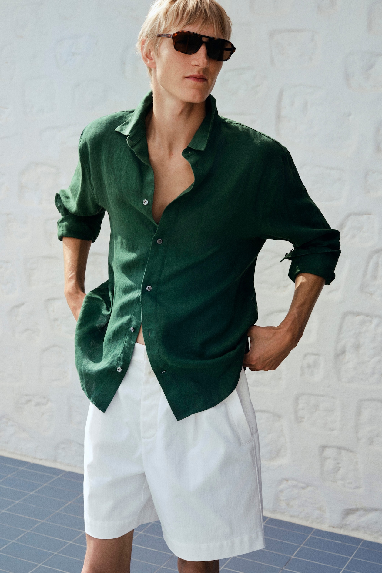 RELAXED LINEN SHIRT — DARK GREEN