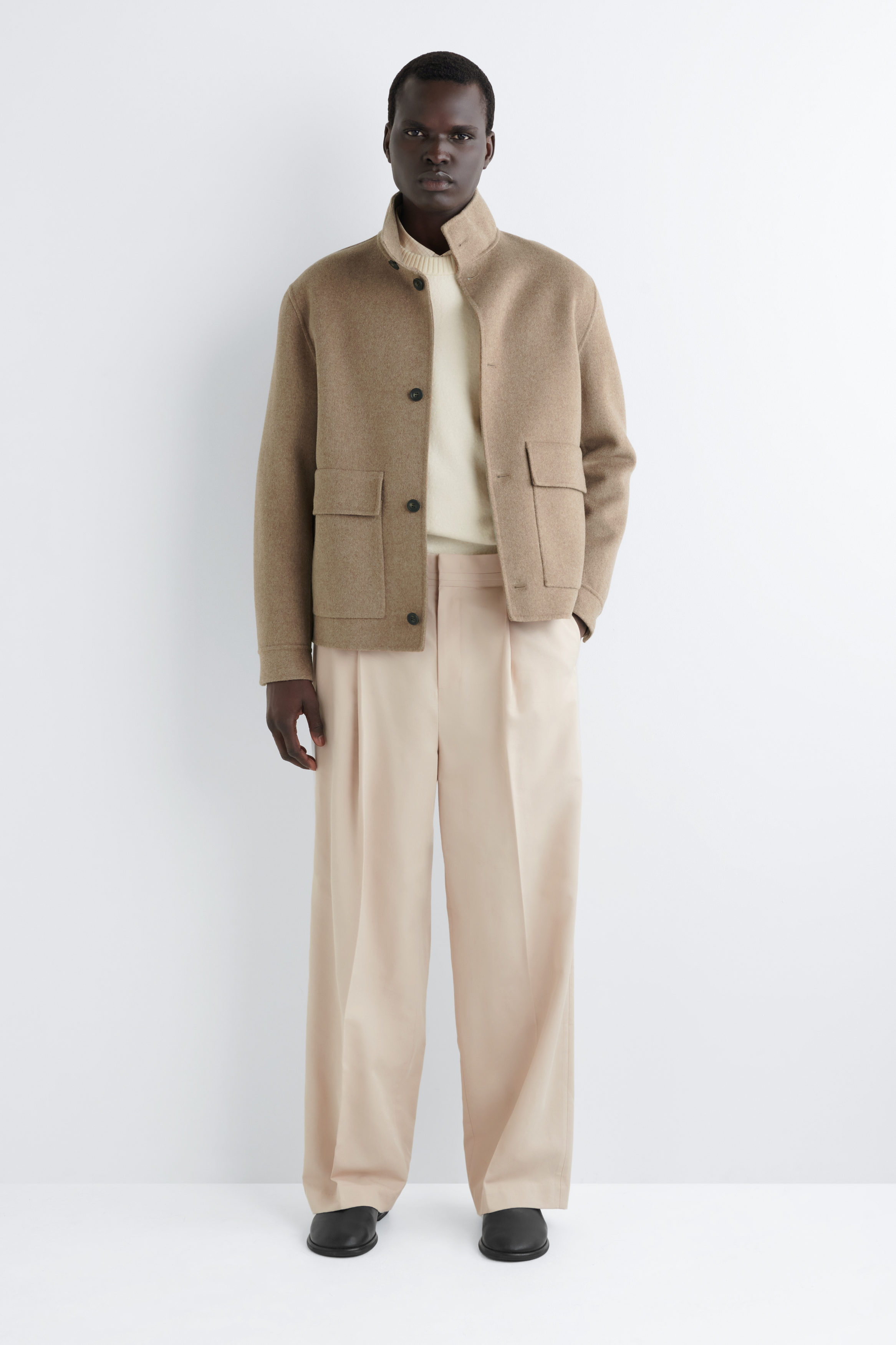 パンツ 19SS COMOLI WOOL 2Tuck BEIGE V50197A-0924_ModelFront.jpg?sw