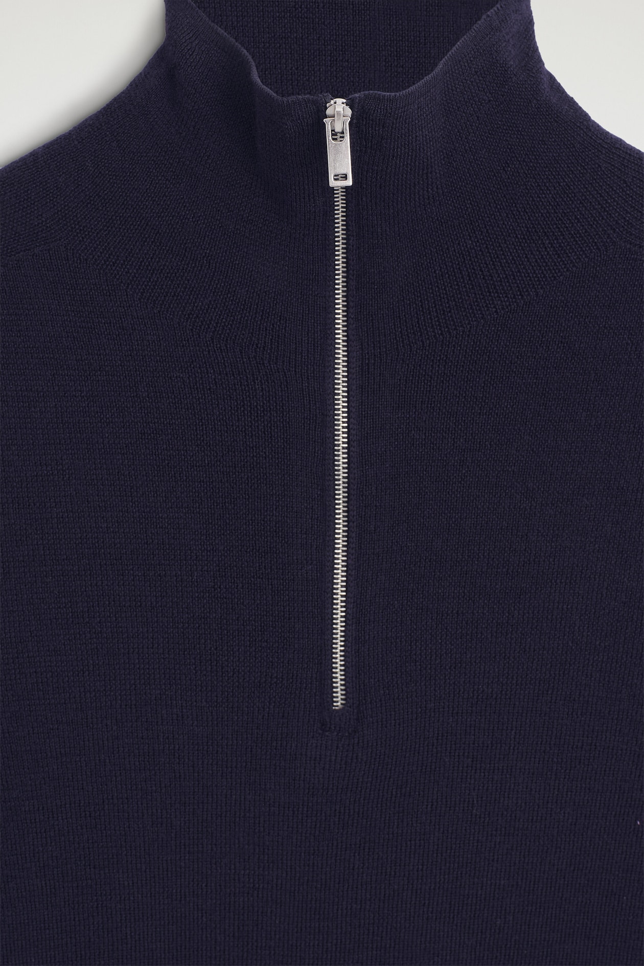 SEAMLESS MERINO WOOL ZIP-UP TOP — NAVY