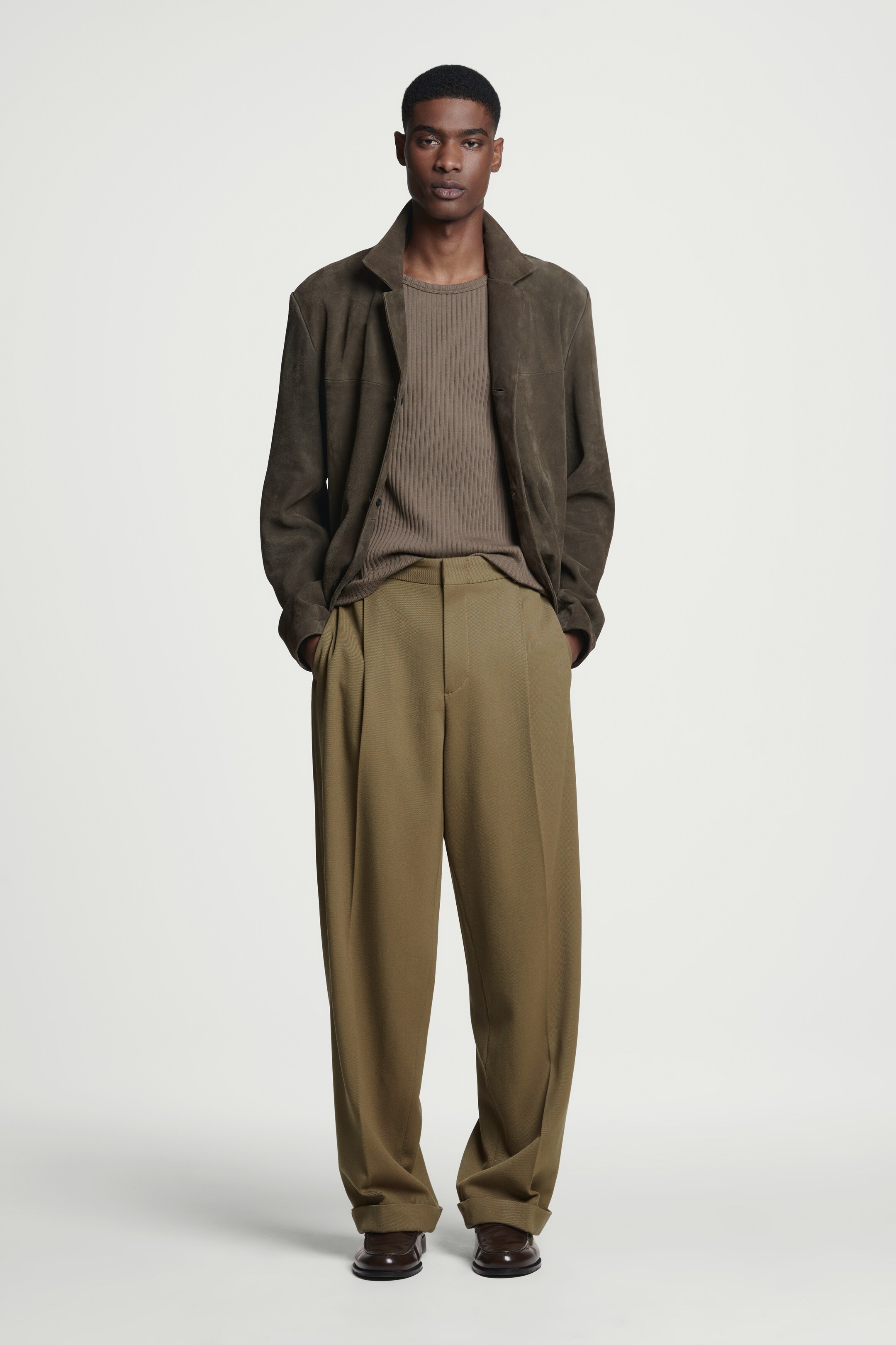 Ver imagen más grande: CAMISETA DE TIRANTES AJUSTADA DE CANALÉ - TOPO OSCURO - HOMBRE | H&M ES 2