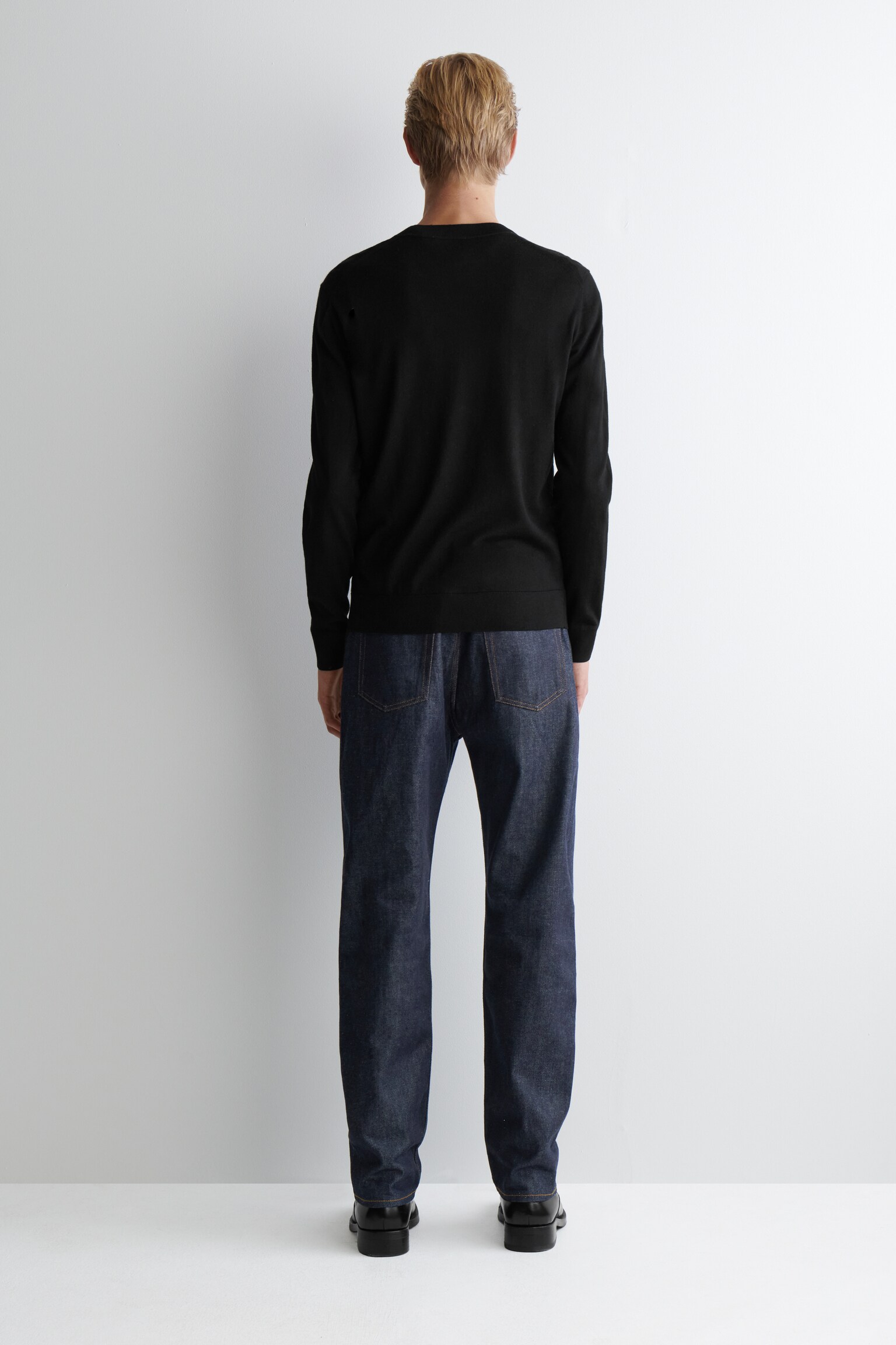 FIGURNÄRA TRÖJA I MERINOULL MED CREWNECK - SVART/KOBOLTBLÅ/MELERAD BEIGE/MARINBLÅ - 3