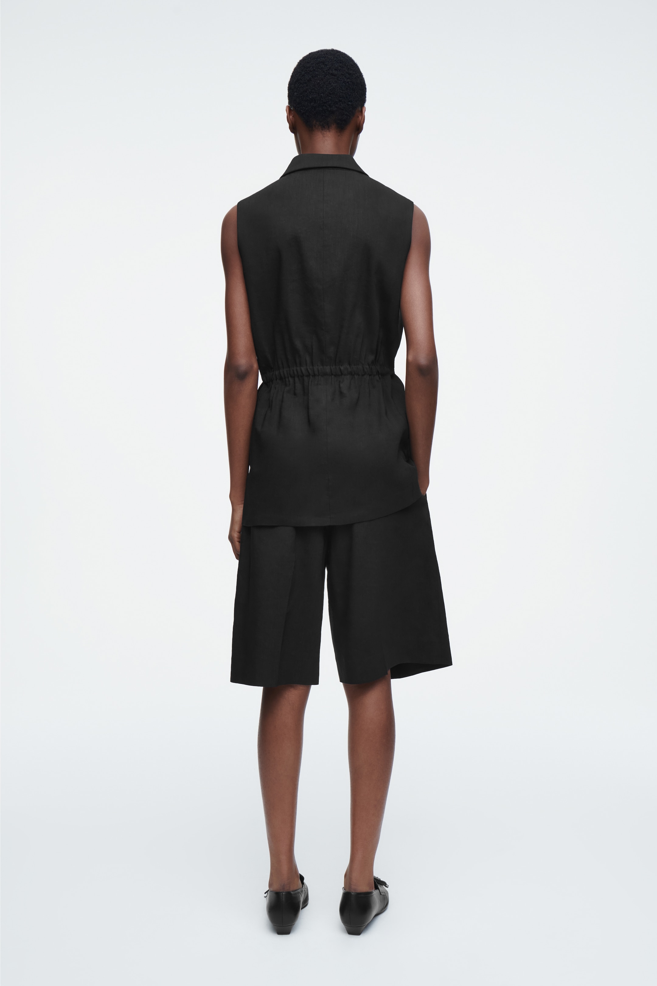 Ingrandisci l'immagine: SLIM LINEN WAISTCOAT - BLACK - DONNA | H&M CH 4