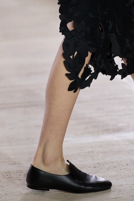LEATHER LOAFERS — BLACK 3