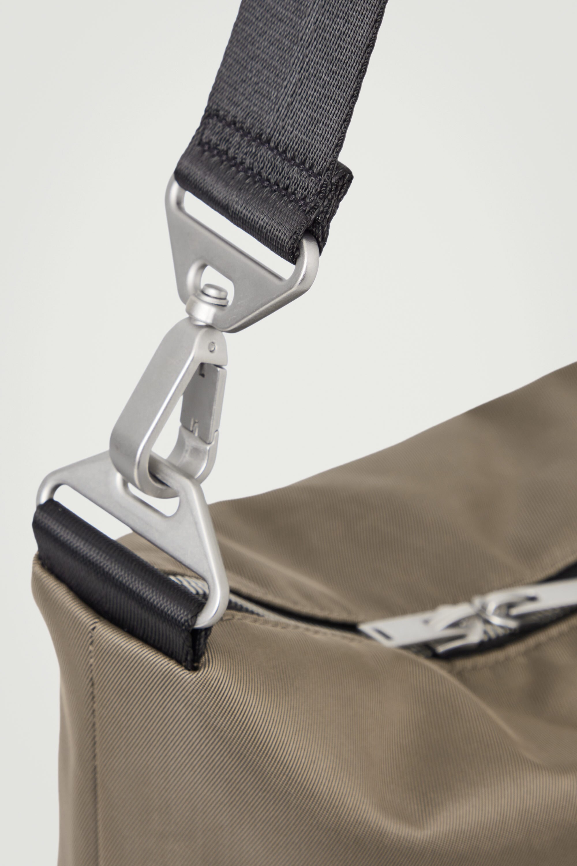 UTILITY MESSENGER - NYLON - STONE | COS US