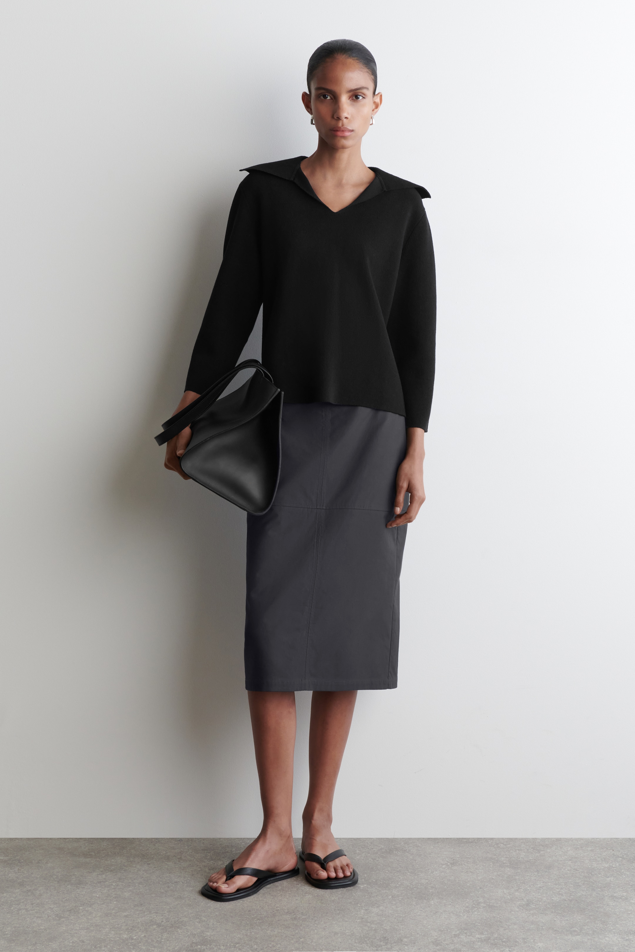 Größeres Bild ansehen: STRICKPULLOVER MIT OFFENEM KRAGEN - SCHWARZ - Ladies | H&M DE 2
