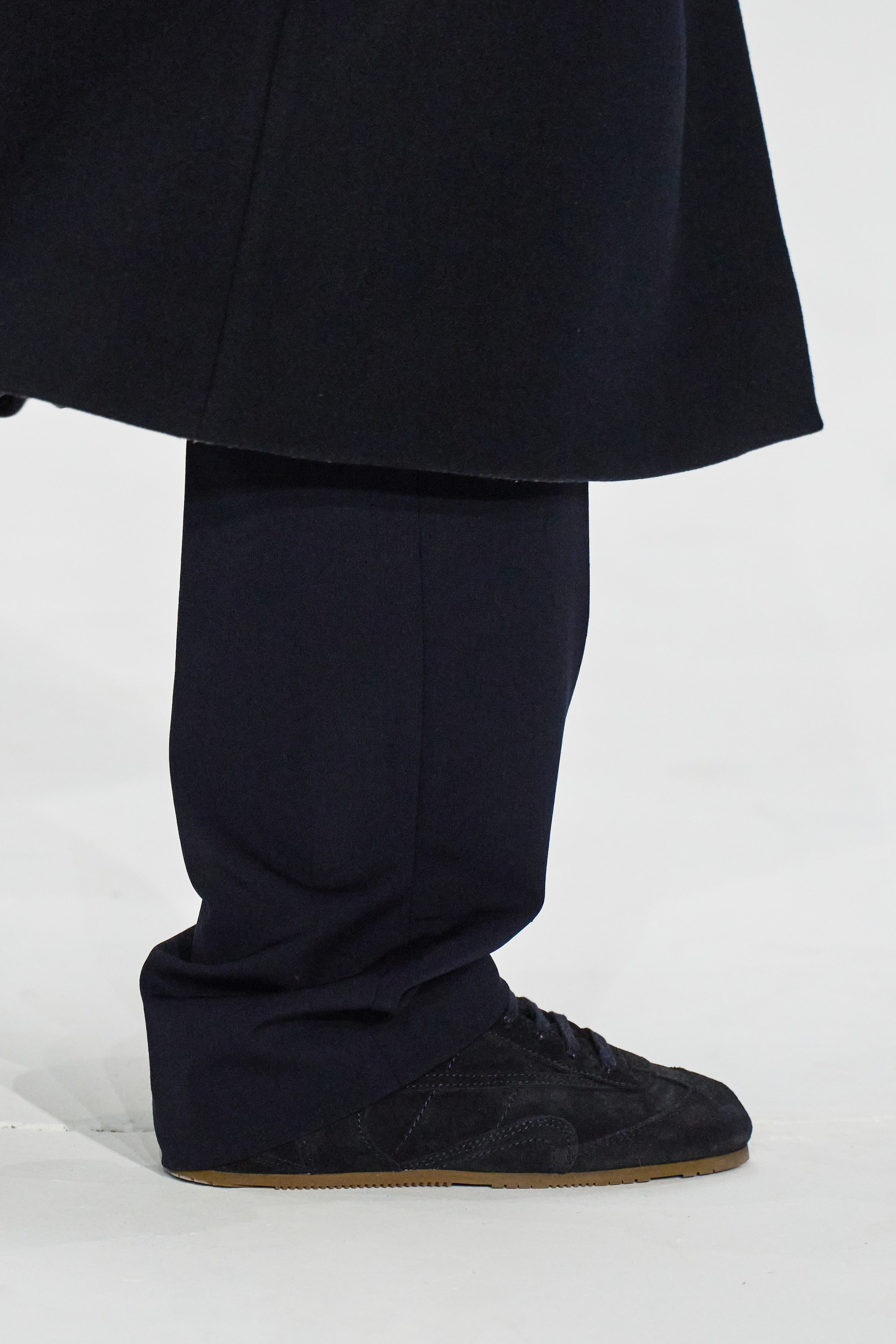 BASKETS MINIMALISTES EN CUIR