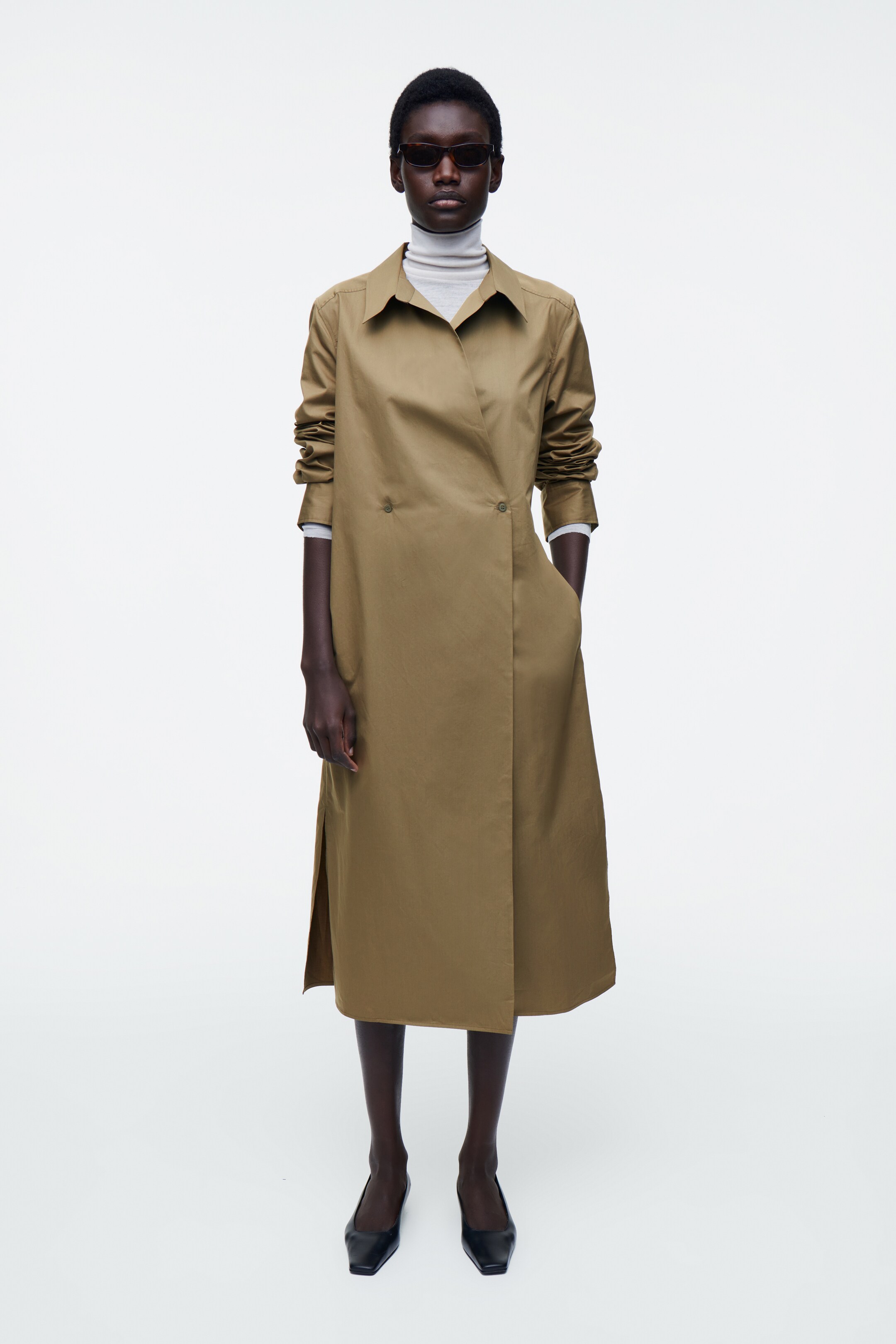 Vezi imaginea mai mare: ROCHIE CĂMAȘĂ MIDI CU DOUĂ RÂNDURI DE NASTURI - KAKI - FEMEI | H&M RO 3
