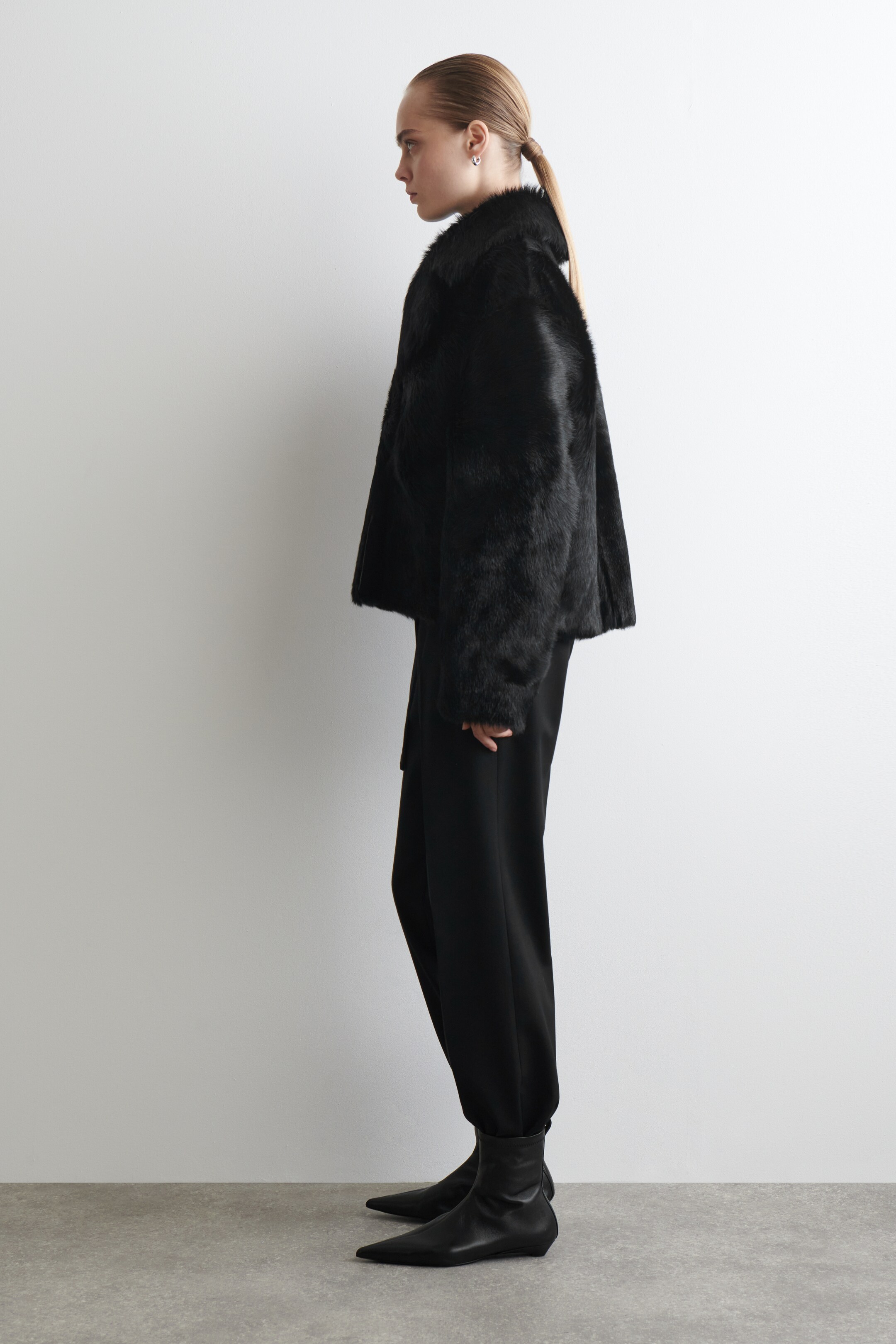 Visualizza immagine più grande: GIACCA IN PELLE DI CAVALLINO CON COLLETTO - NERO - DONNA | H&M IT 3