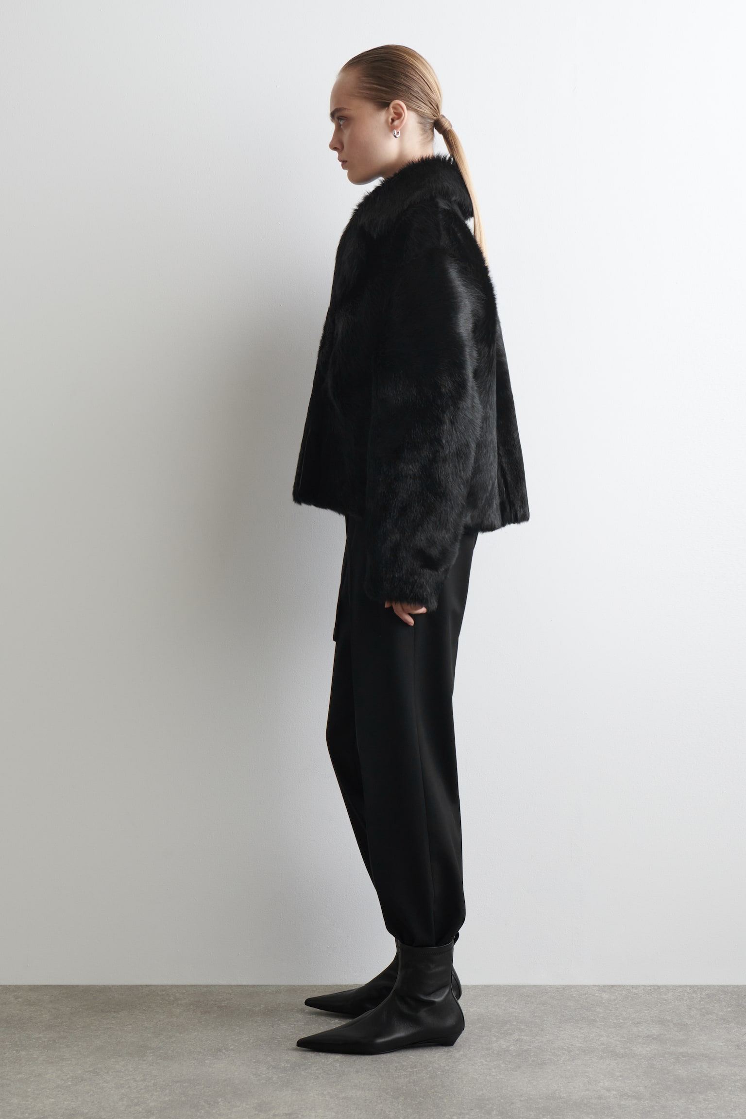 GIACCA IN PELLE EFFETTO CAVALLINO CON COLLETTO - NERO - 5