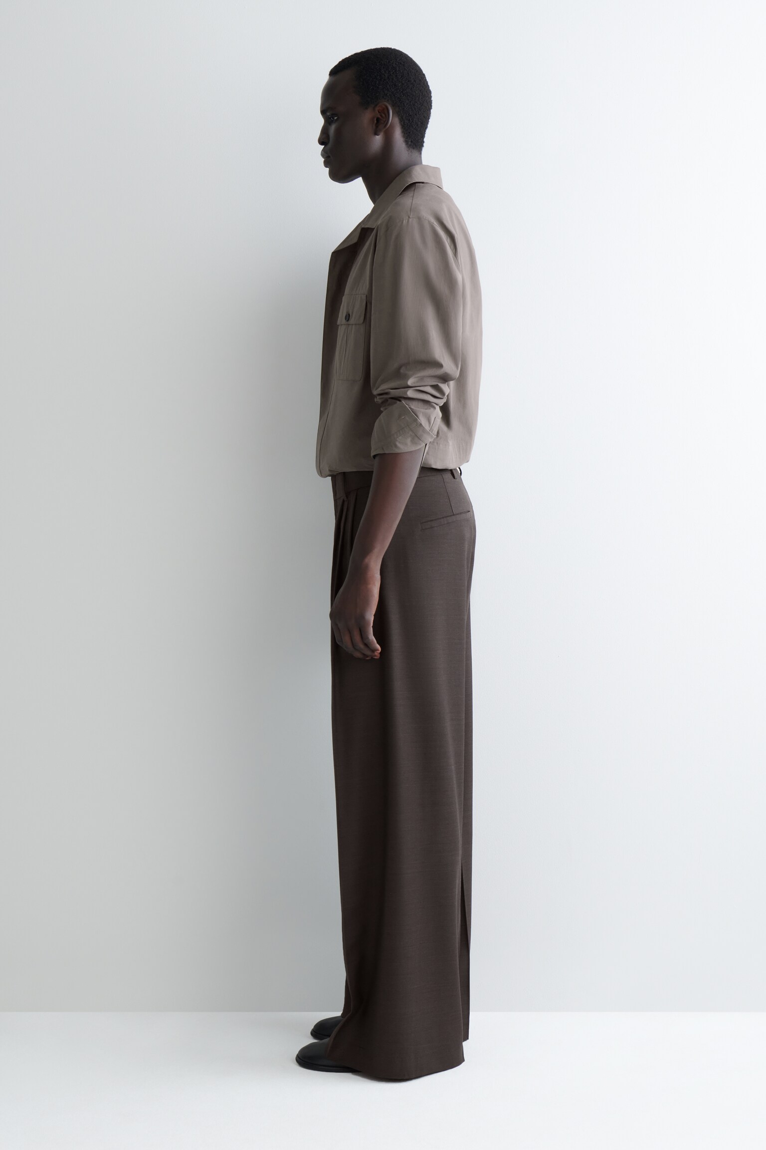WOLLHOSE MIT WEITEM BEIN UND FALTEN - DUNKELBRAUN - 7