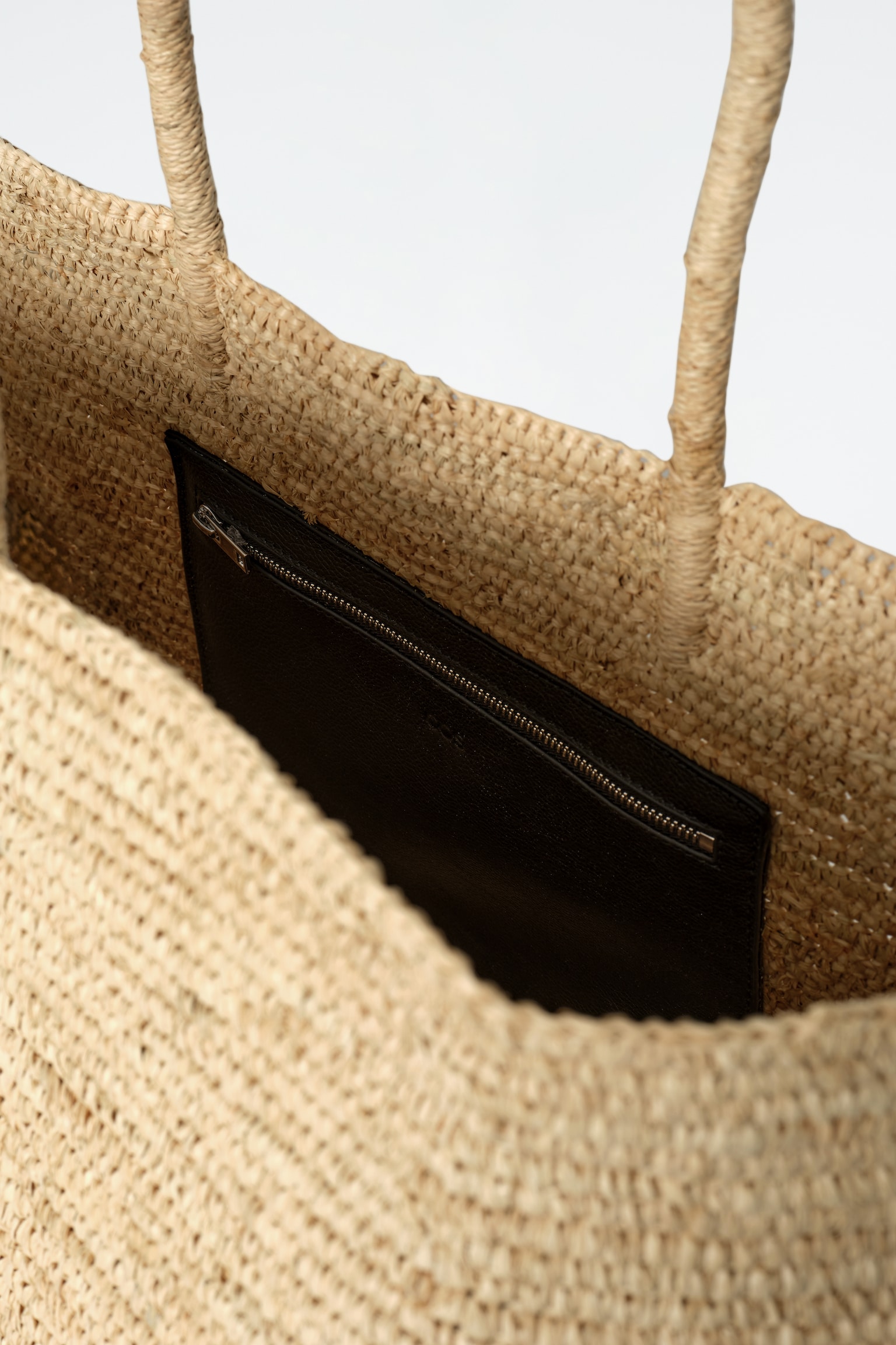 BOLSO TOTE OVERSIZE TEJIDO A MANO - RAFIA - BEIGE/MARRÓN OSCURO - 3