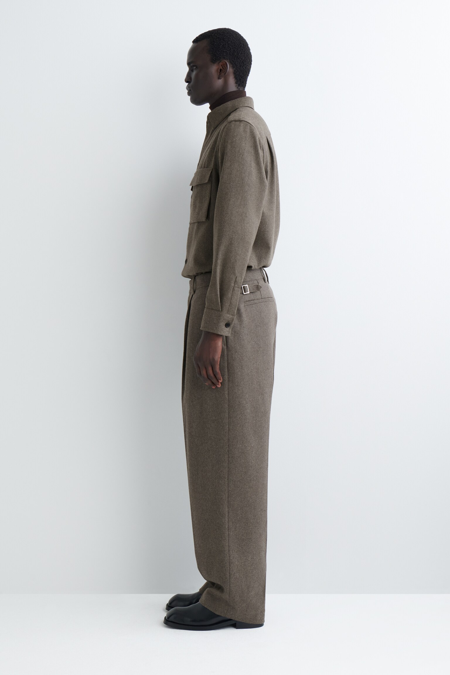 PANTALONES PERNERAS RECTAS DE LANA RELAXED FIT - HUESO - 4