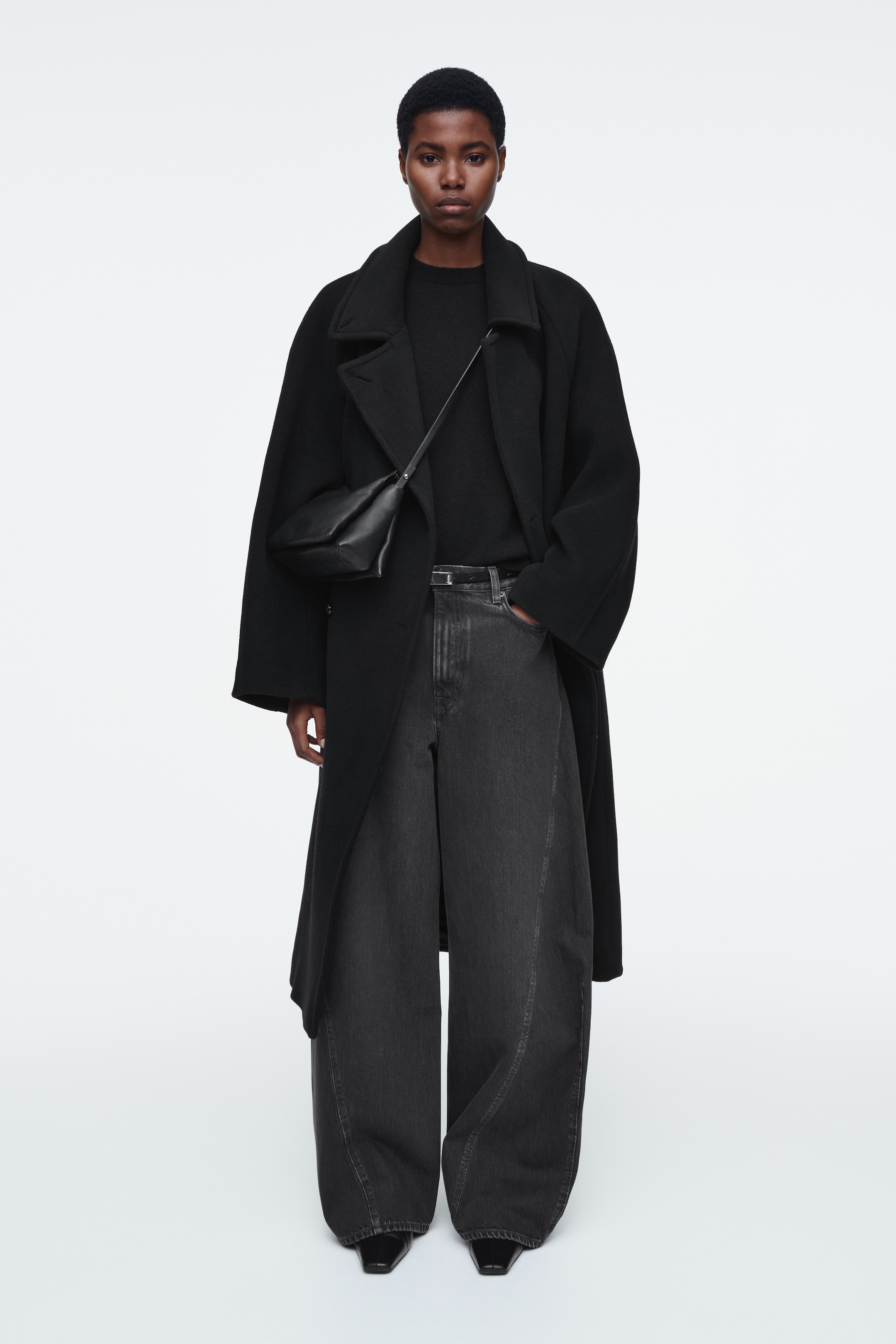 Ver imagen más grande: BOLSO BANDOLERA MINI TOME - PIEL - NEGRO - MUJER | H&M ES 3