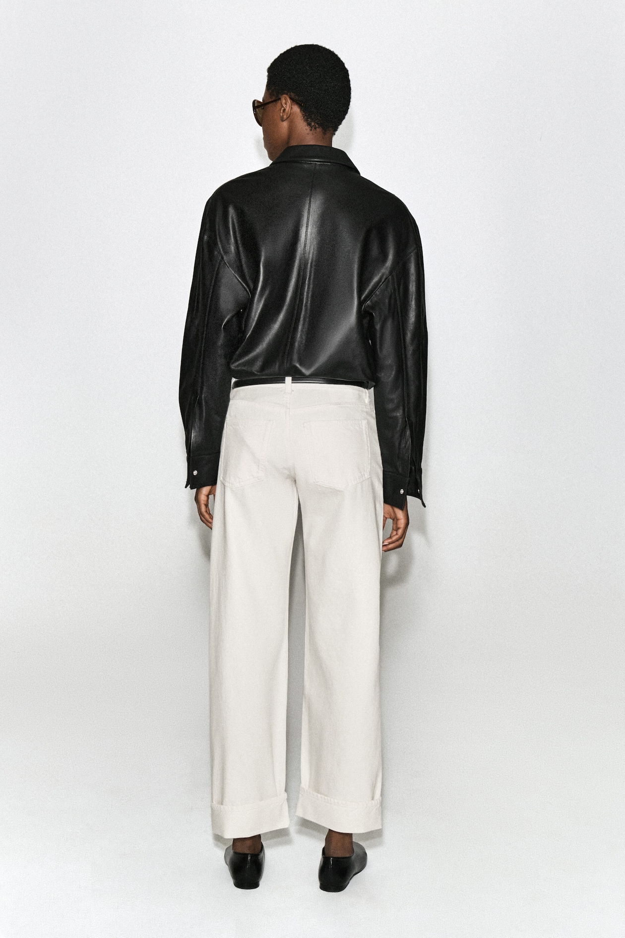FOLDED CURVED-LEG TURN-UP JEANS — WHITE