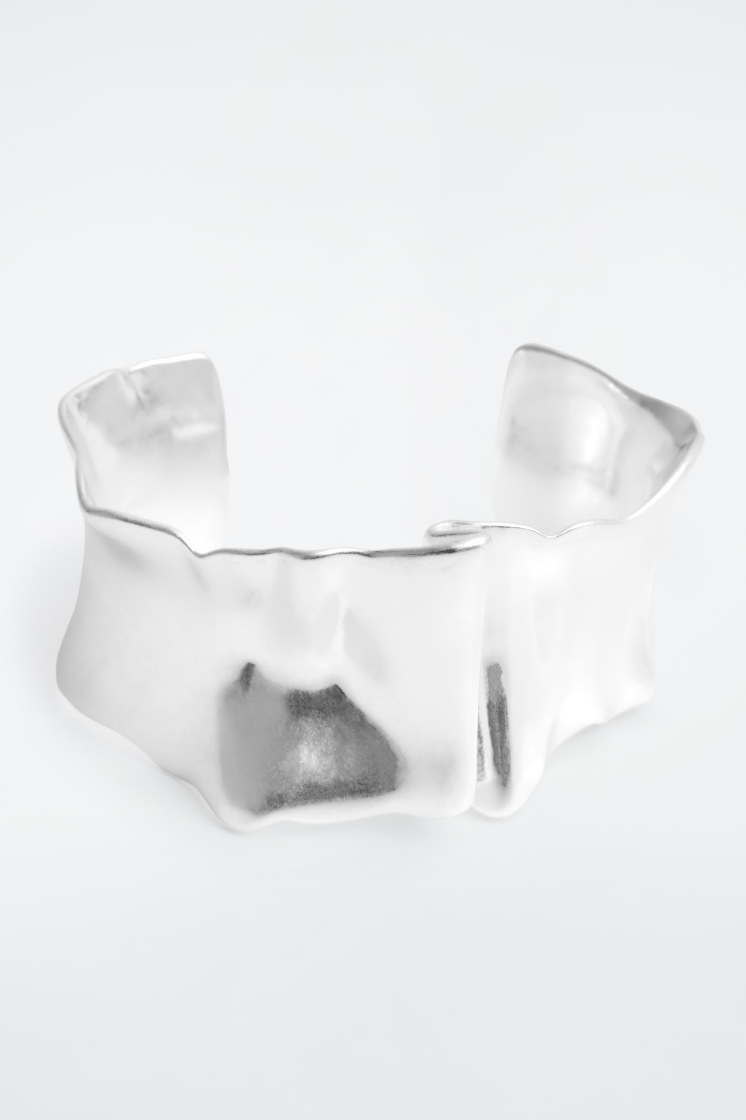 BRAZALETE CON TEXTURA - PLATEADO - 2