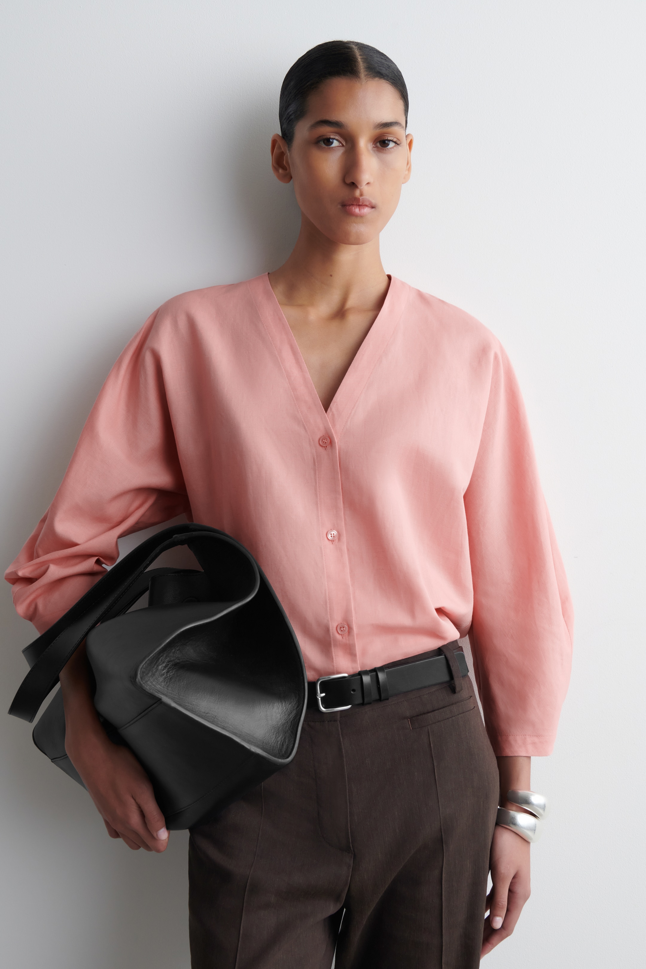 Größeres Bild ansehen: HEMD AUS LEINEN-BAUMWOLL-MIX MIT V-AUSSCHNITT - ROSA - Ladies | H&M DE 1