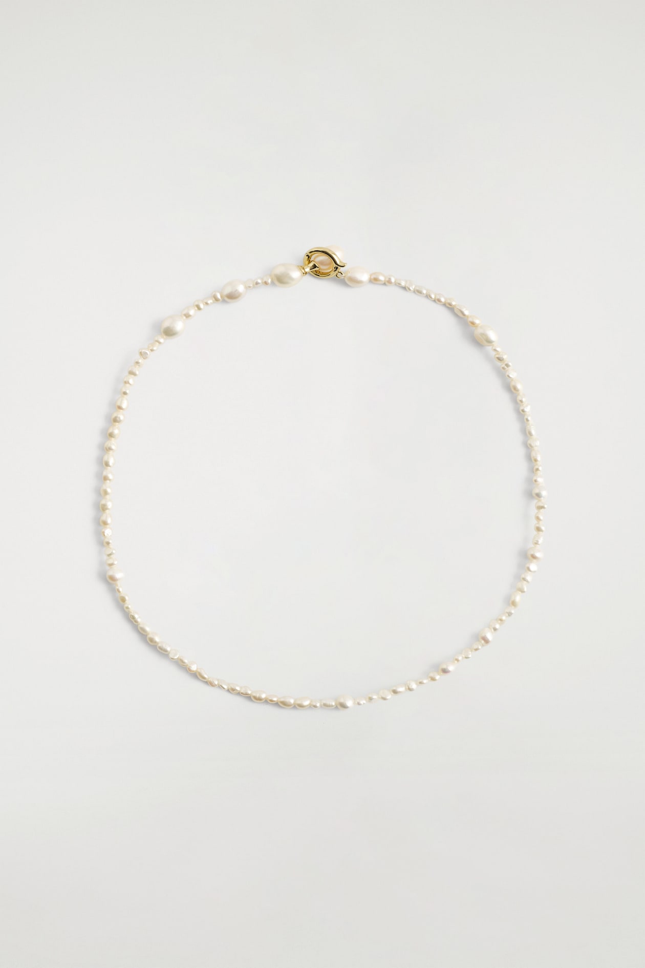 IRREGULAR FRESHWATER PEARL NECKLACE — PEARL / GOLD