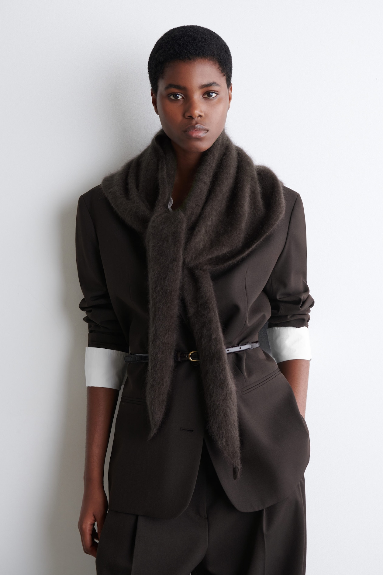 BRUSHED-CASHMERE TRIANGLE SCARF - DARK BROWN | COS GB