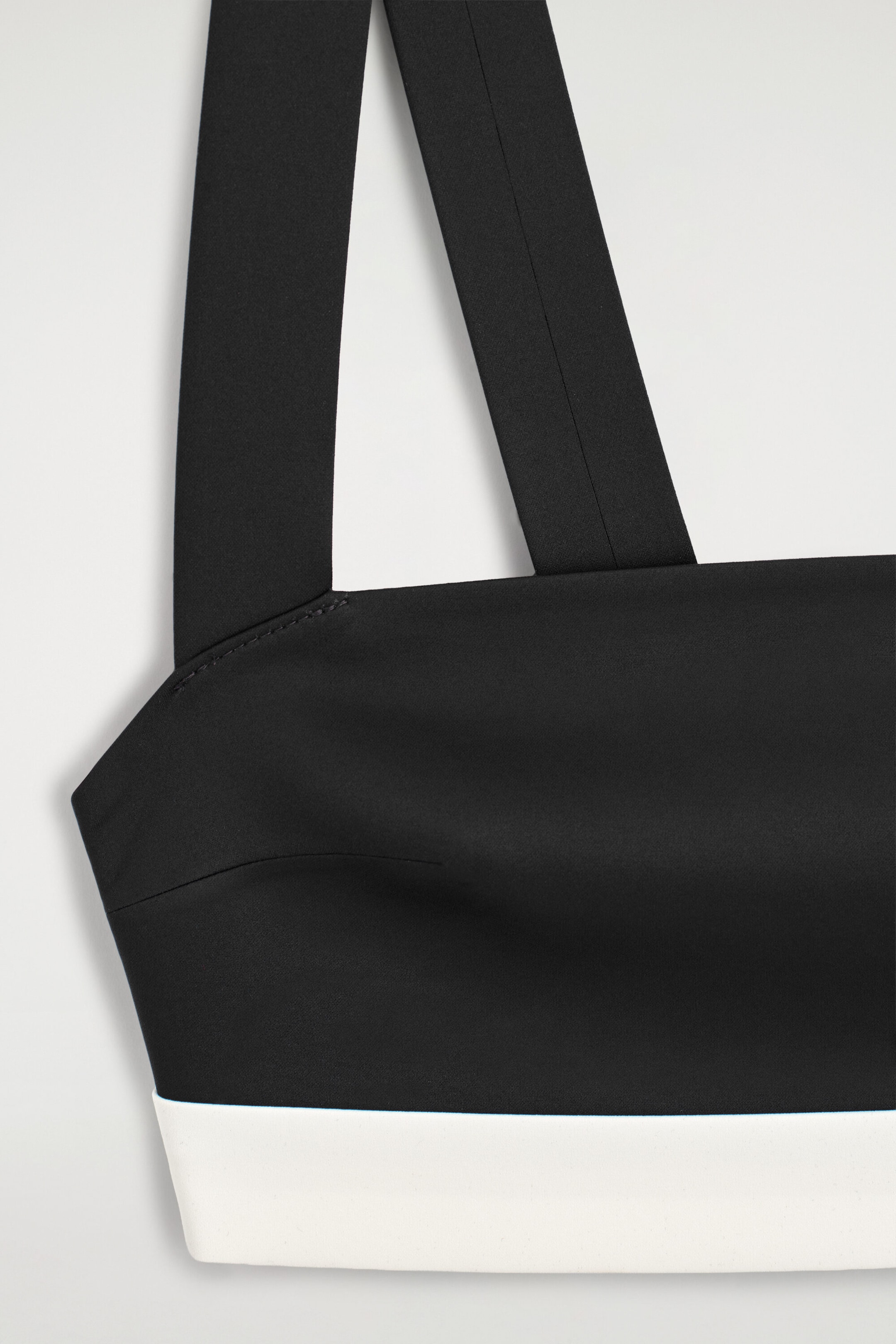 StillMedia/DescriptiveDetail