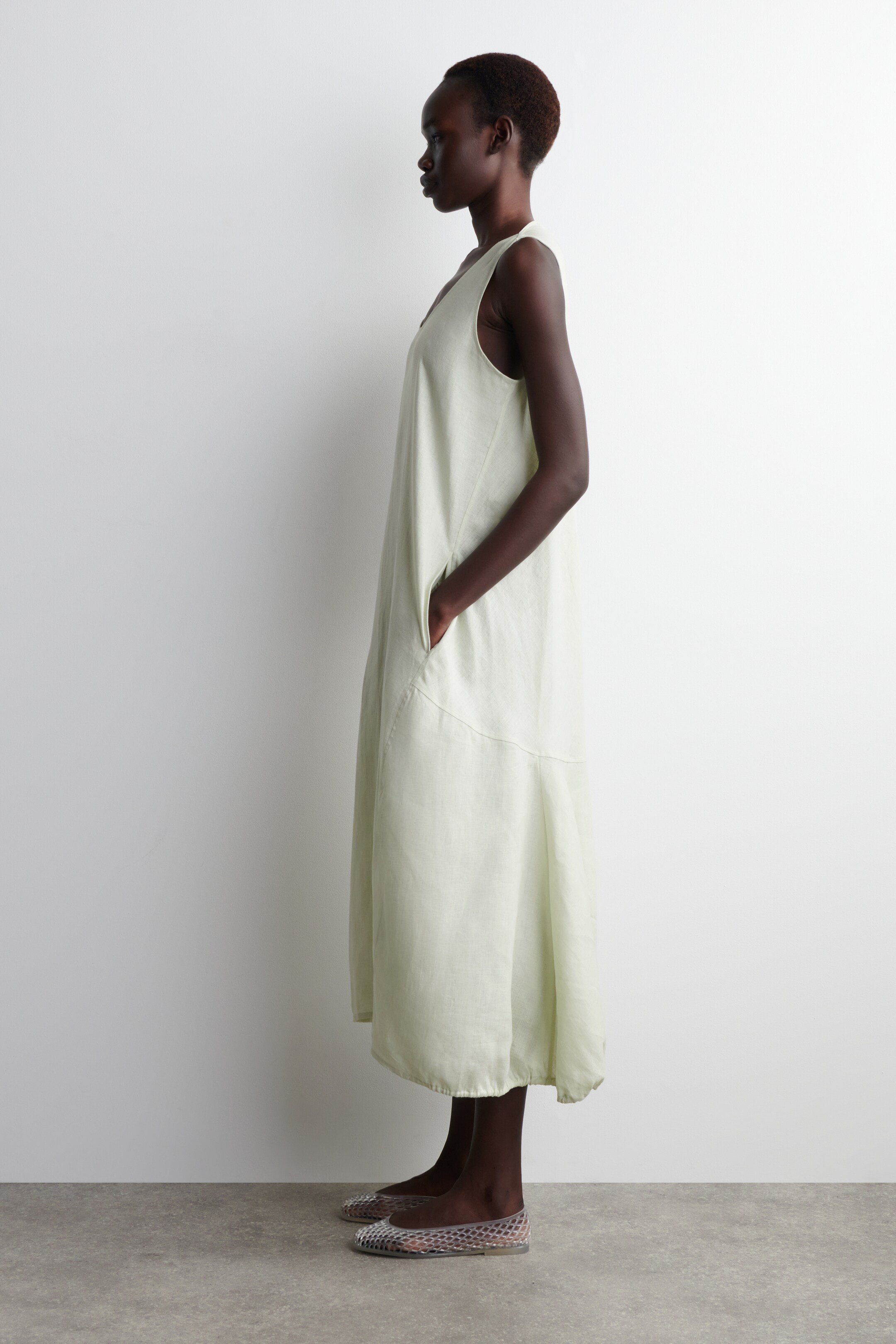 Grösseres Bild ansehen: MAXIKLEID AUS LEINEN MIT ELASTISCHEM SAUM - HELLGRÜN - DAMEN | H&M CH 4