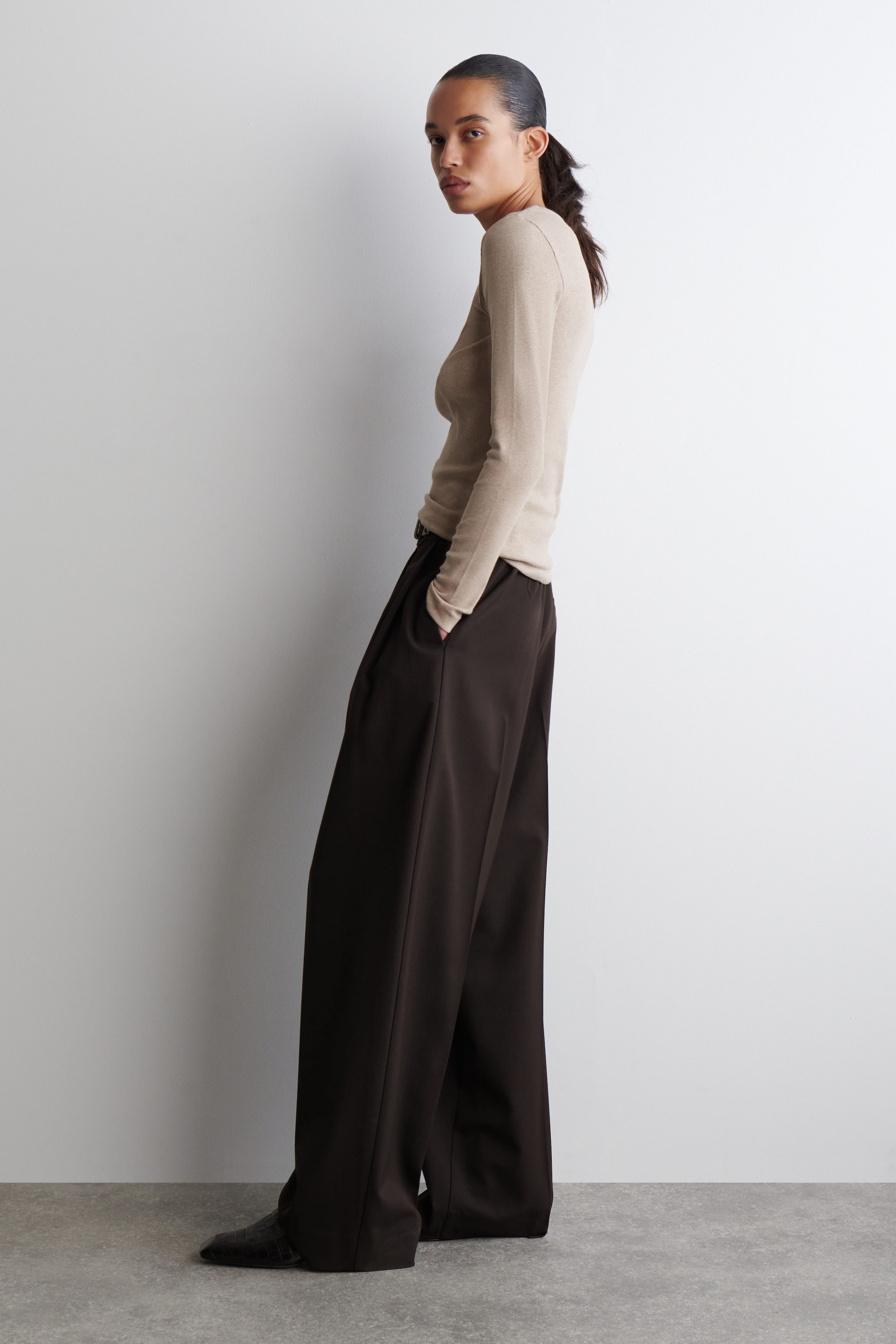 LONG-SLEEVED HENLEY TOP