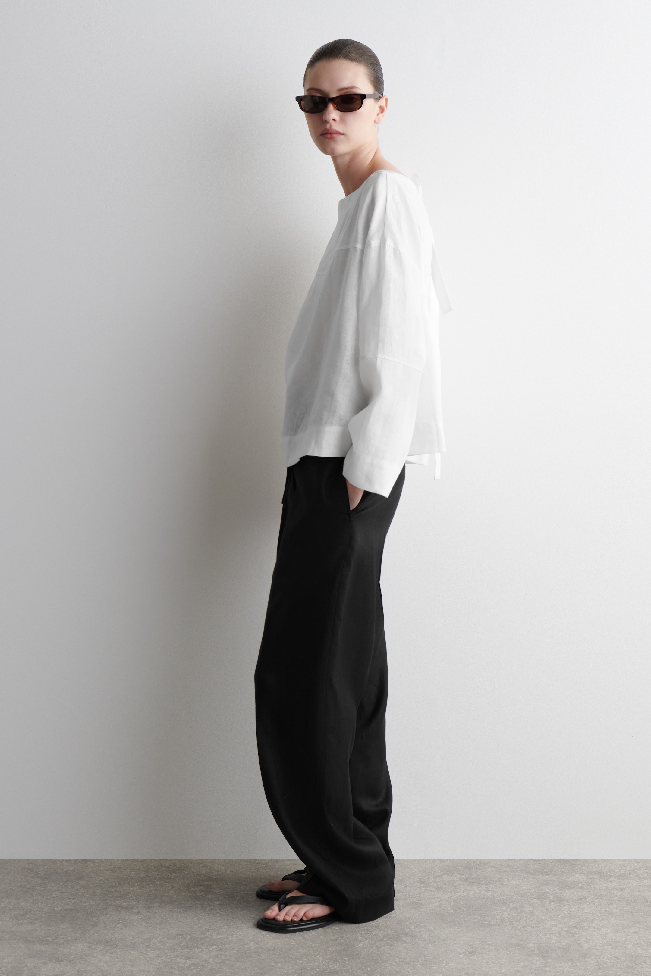 Grösseres Bild ansehen: LEINENBLUSE MIT BINDEDETAIL - WEISS - DAMEN | H&M CH 3