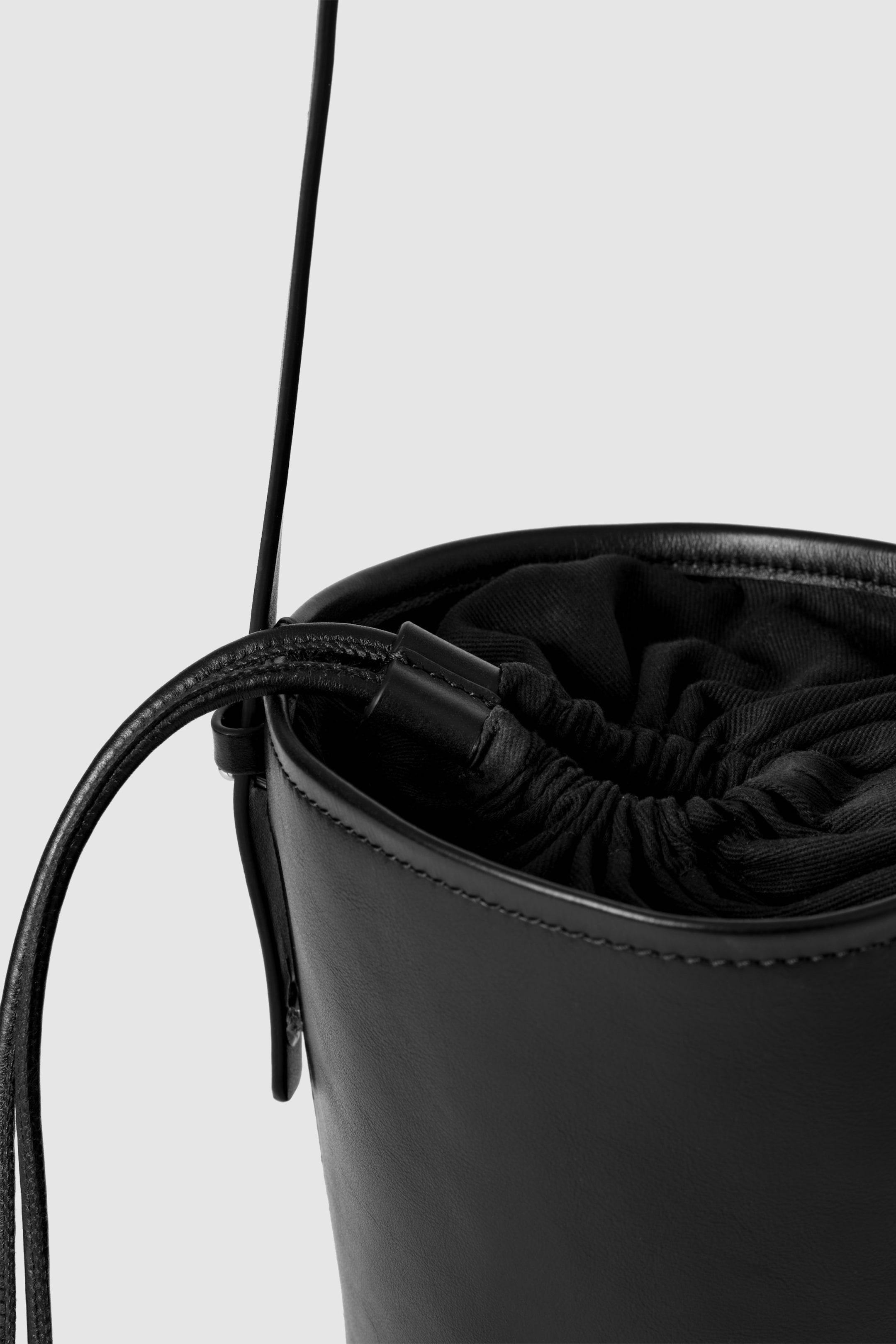 MINI BUCKET BAG - LEATHER