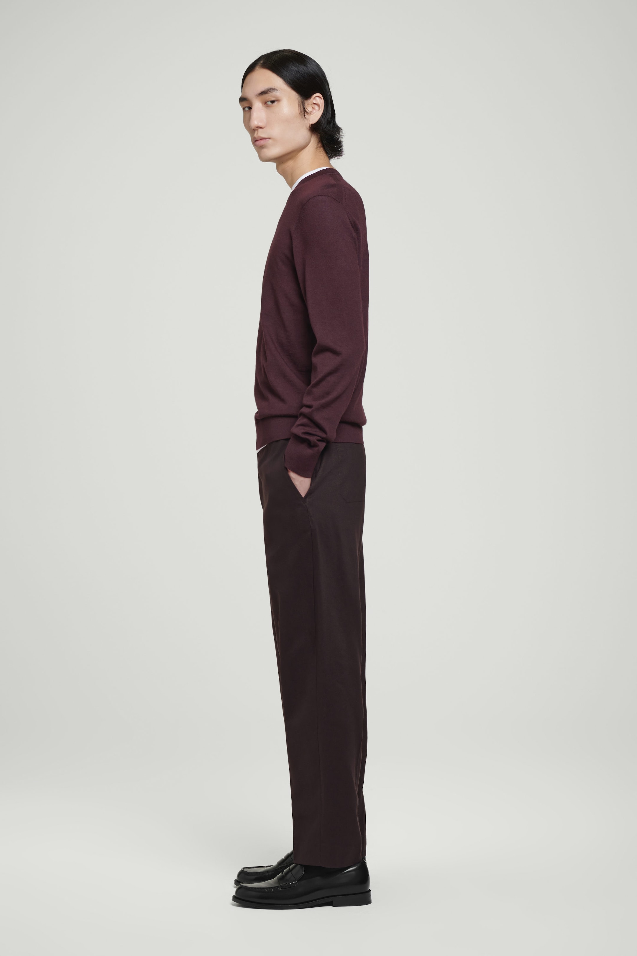 MAGLIONE SLIM GIROCOLLO IN LANA MERINO