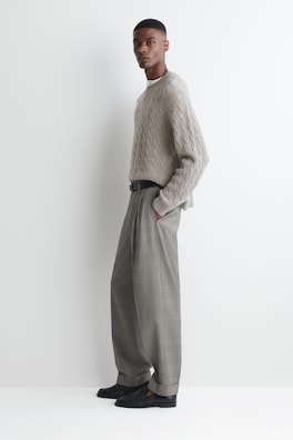 CABLE-KNIT PURE CASHMERE CREW-NECK SWEATER — BEIGE 3