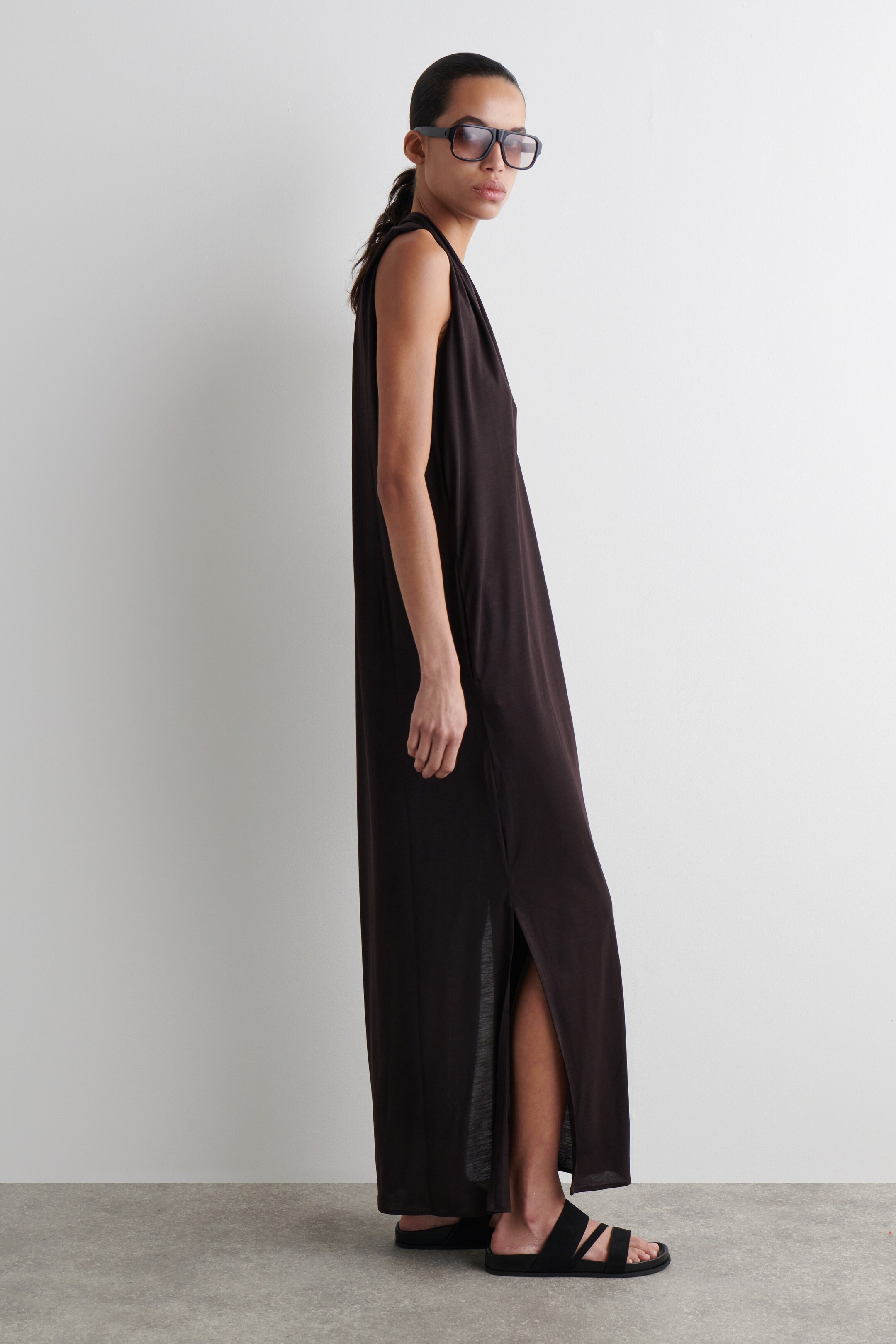 Ingrandisci l'immagine: MULTI-STRAP SUEDE SANDALS - BLACK - DONNA | H&M CH 2