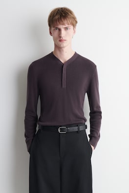 MERINO-LYOCELL RIBBED-KNIT HENLEY TOP — MAHOGANY 1