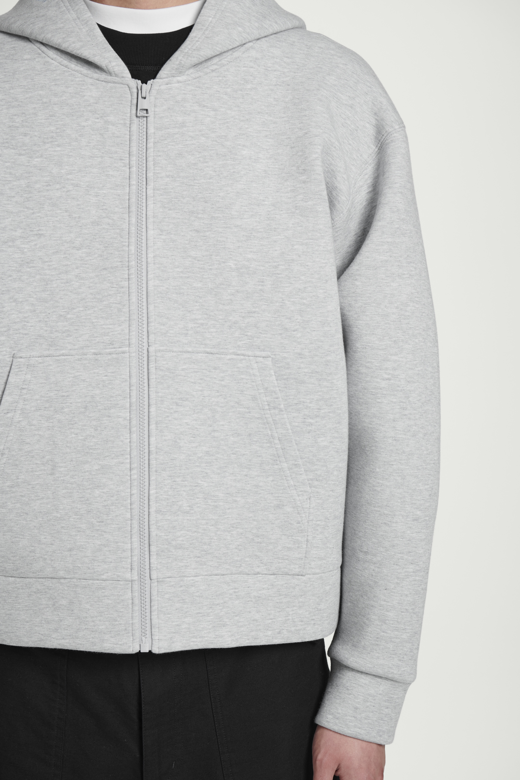 Größeres Bild anzeigen: OVERSIZED-KAPUZENJACKE AUS SCUBA-JERSEY - GRAU - Men | H&M AT 2