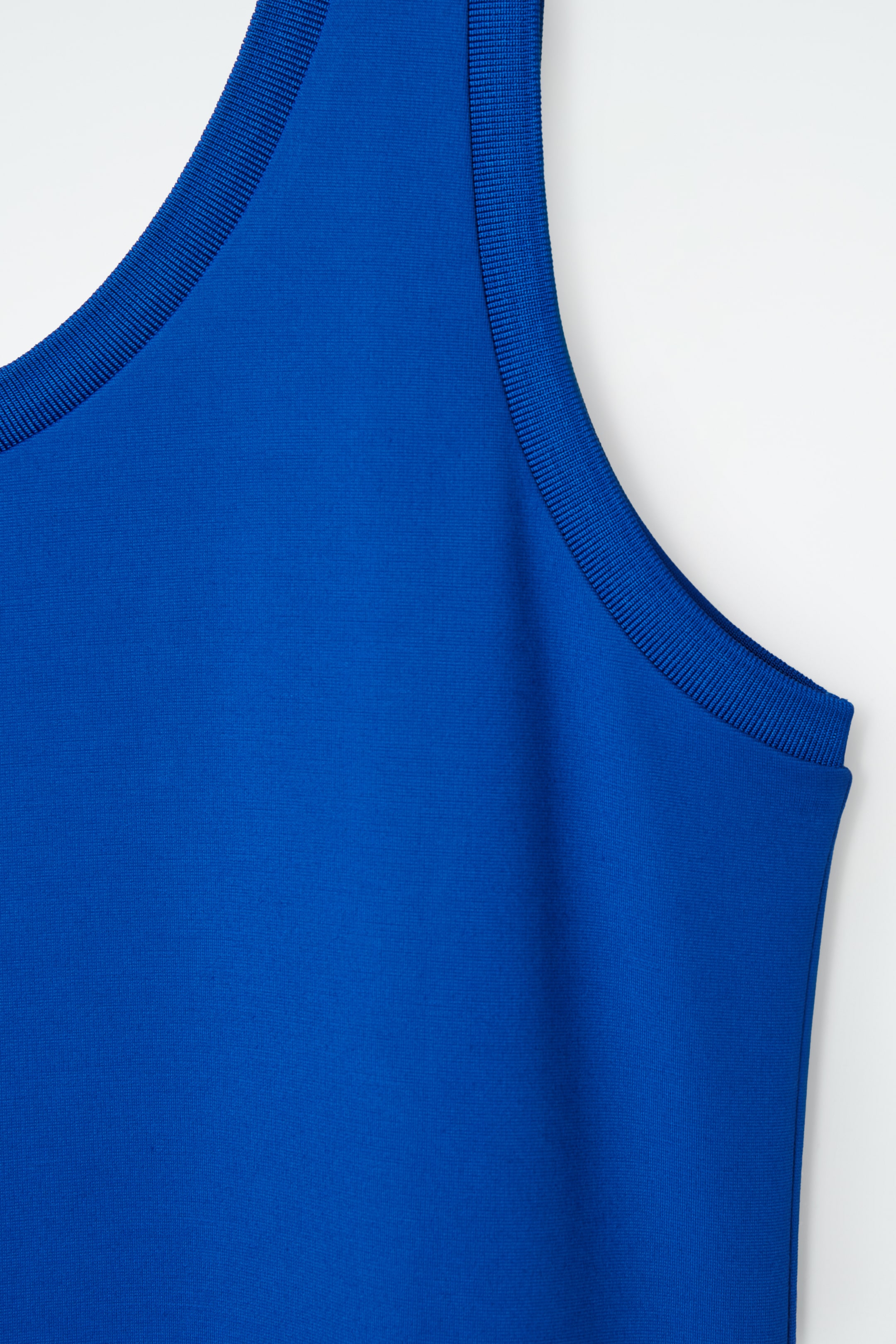 Grösseres Bild ansehen: MIDIKLEID AUS JERSEY MIT TIEFEM RUNDHALSAUSSCHNITT - Blau - DAMEN | H&M CH 2