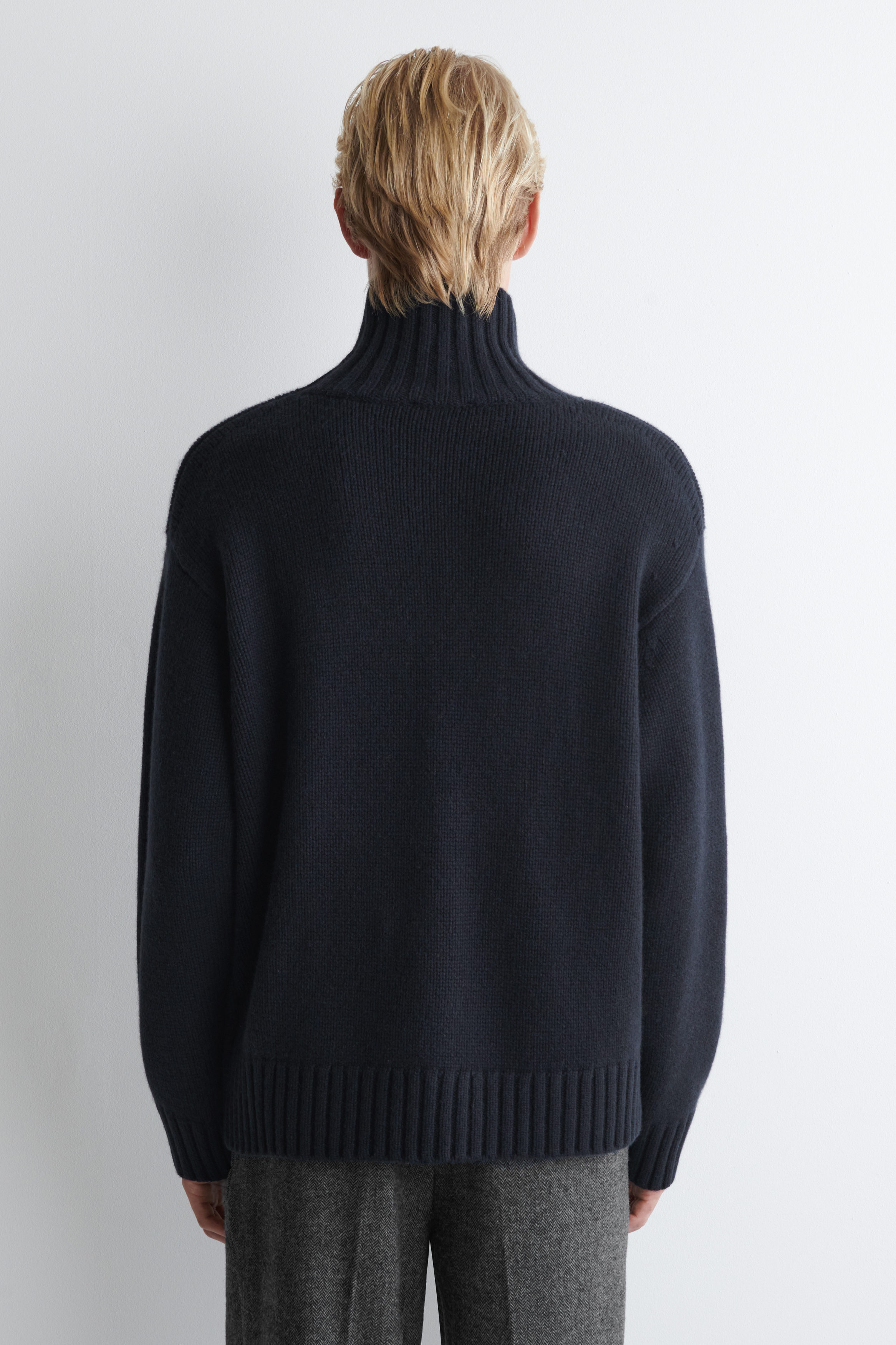 CHUNKY CASHMERE MOCK-NECK SWEATER - NAVY | COS US
