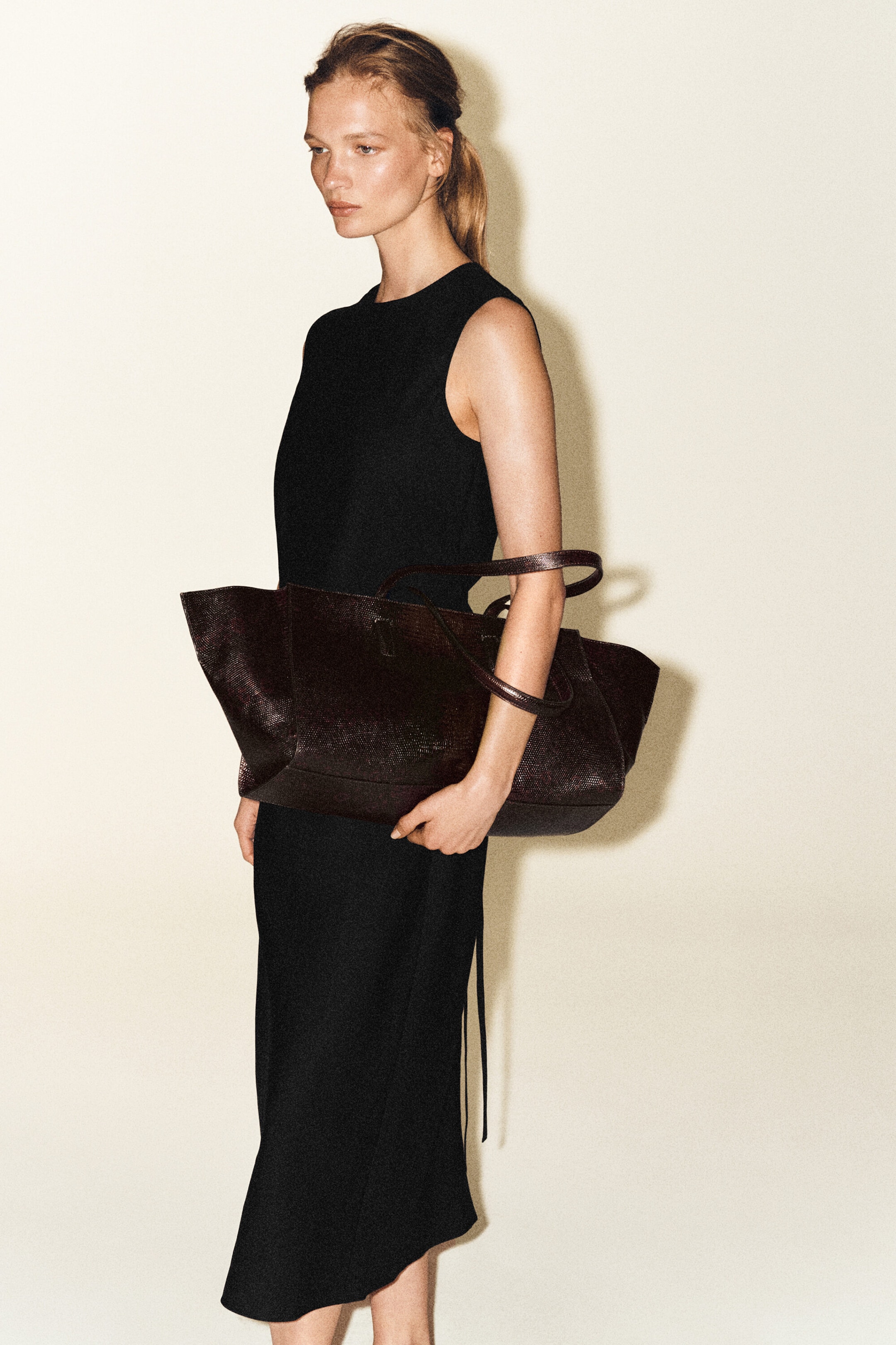 ROBE MIDI COUPÉE EN BIAIS EN LIN MÉLANGÉ