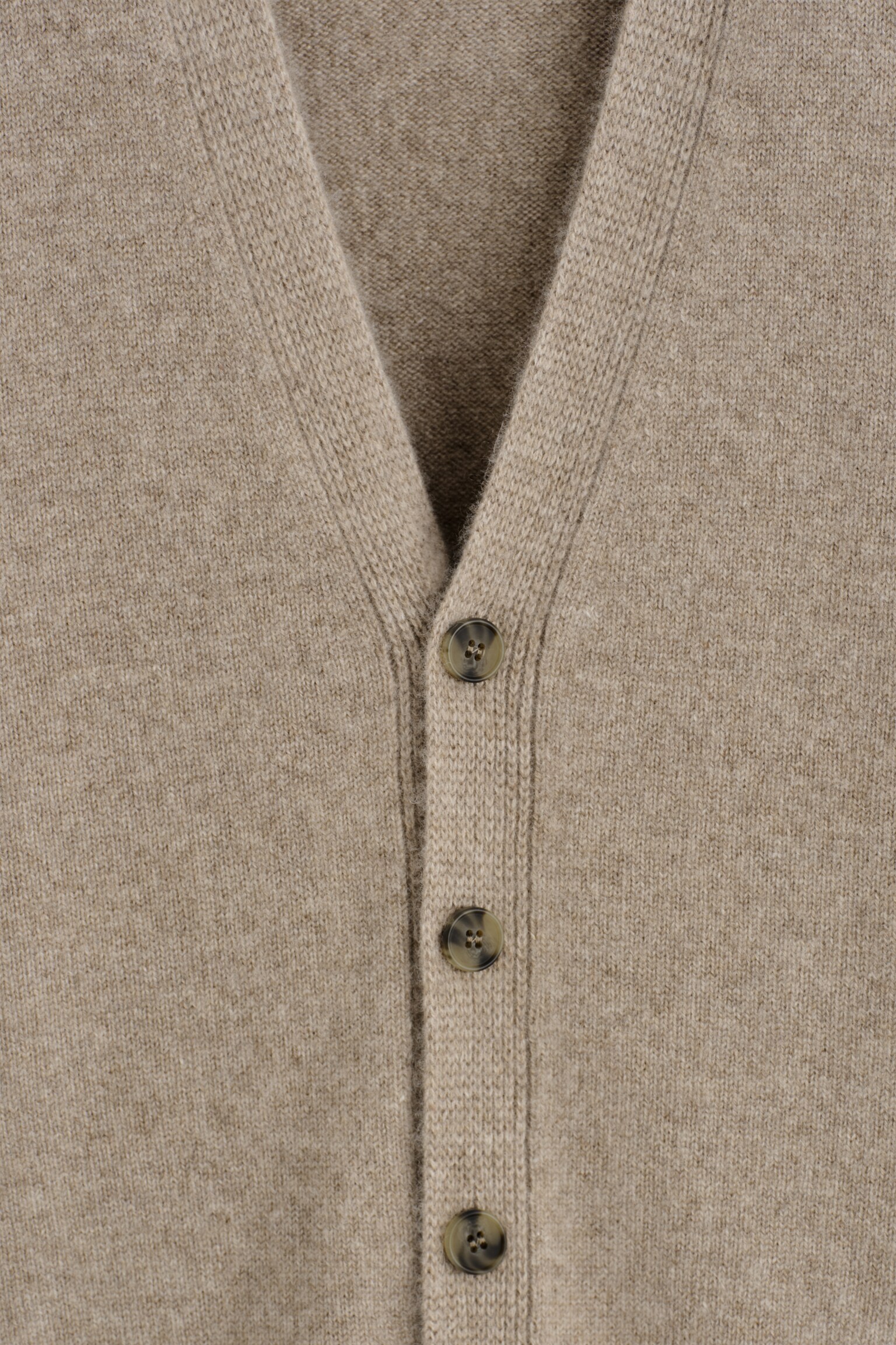 CARDIGAN COL EN V EN CACHEMIRE - CLAIR NON TEINT/BLEU MARINE - 6