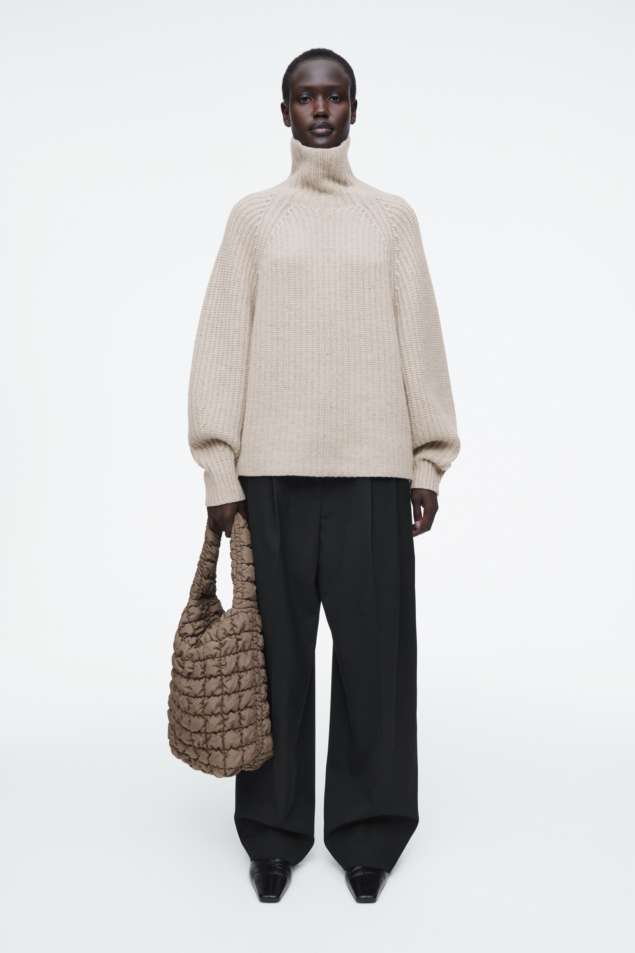 Ver imagen más grande: BOLSO TOTE MINI ACOLCHADO - TOPO OSCURO - MUJER | H&M ES 3