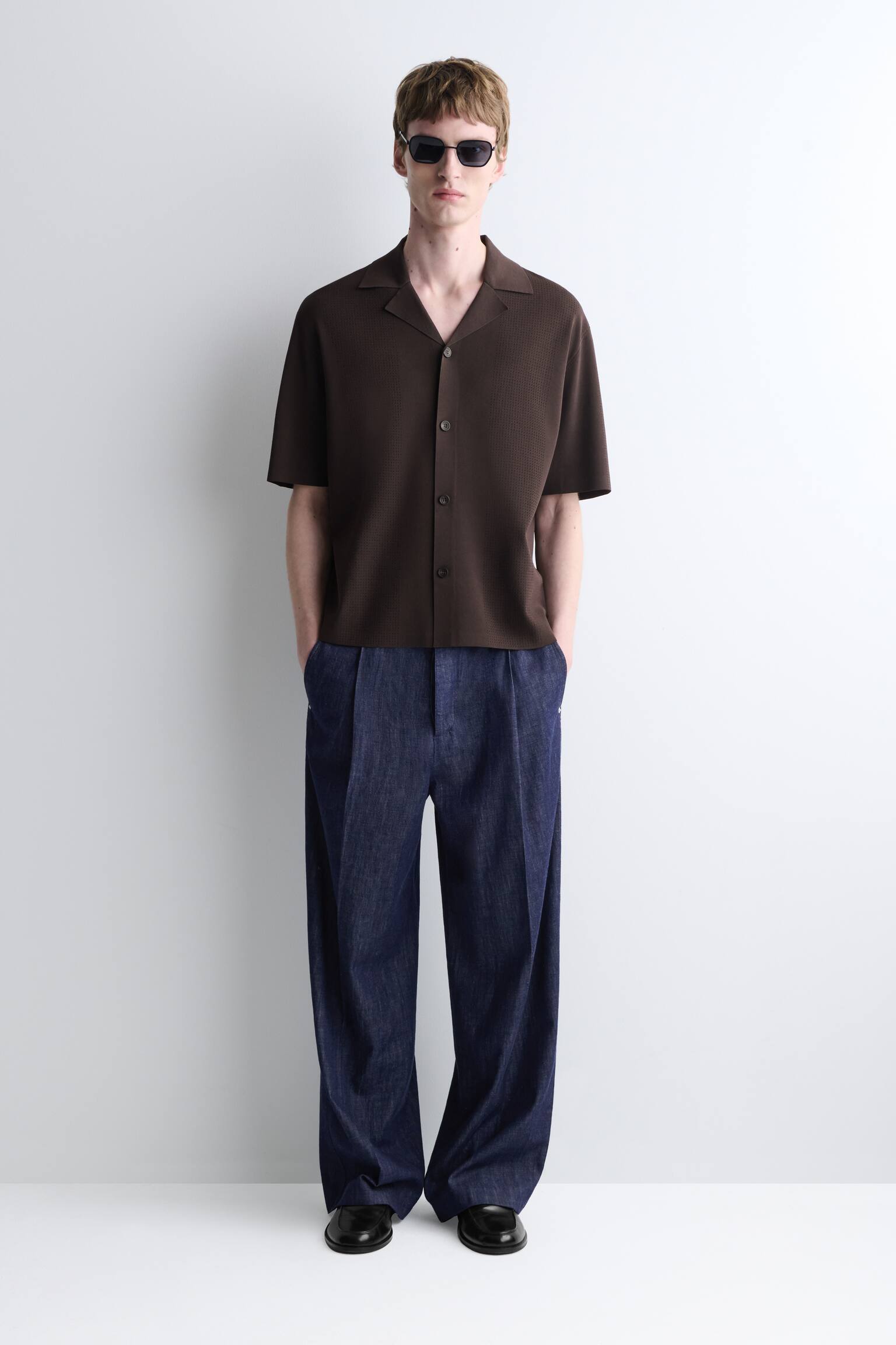 PERFORATED KNITTED SHORT-SLEEVED SHIRT - DARK BROWN - 5