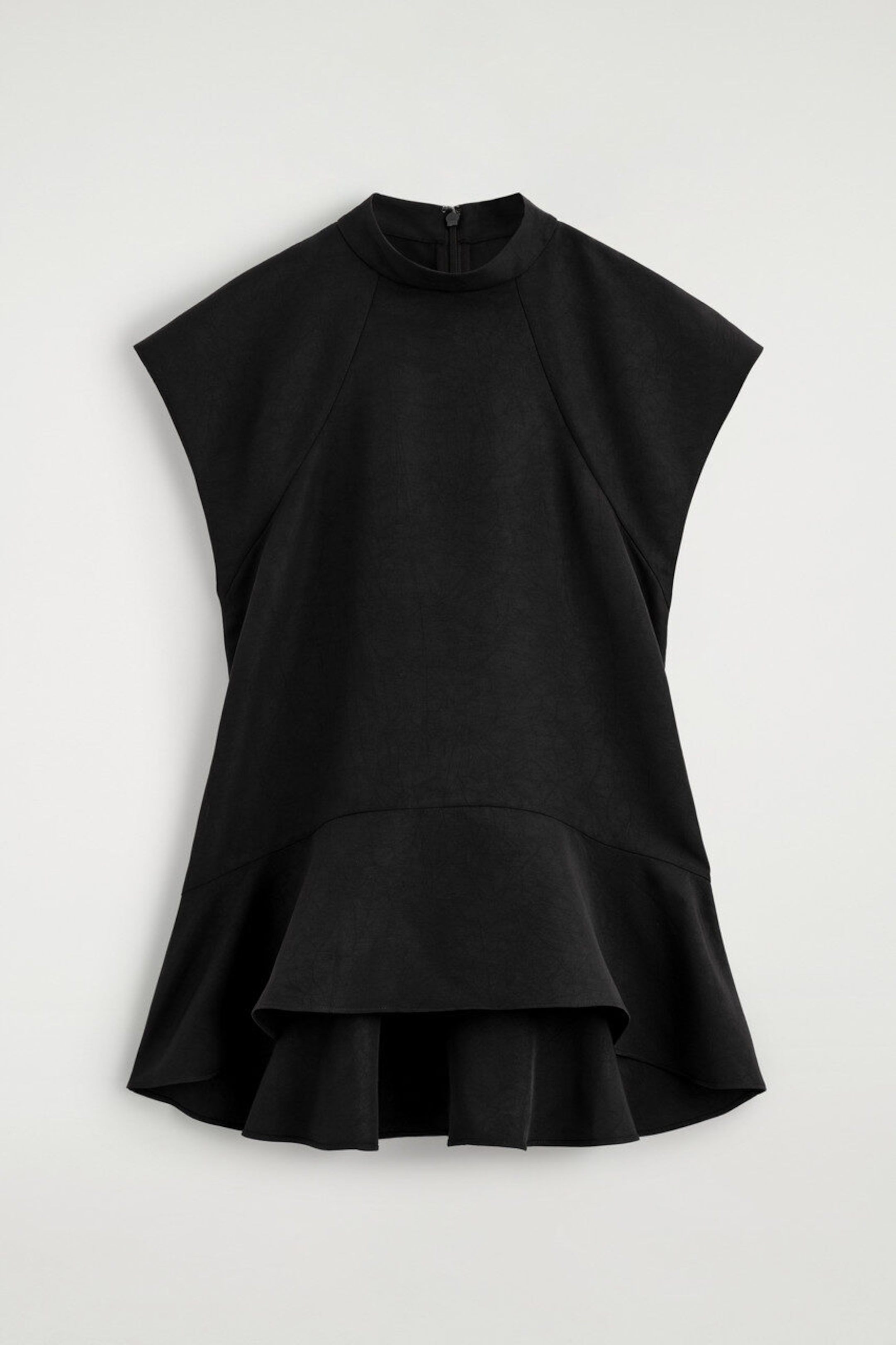 TOP SCULPTÉ À COL MONTANT