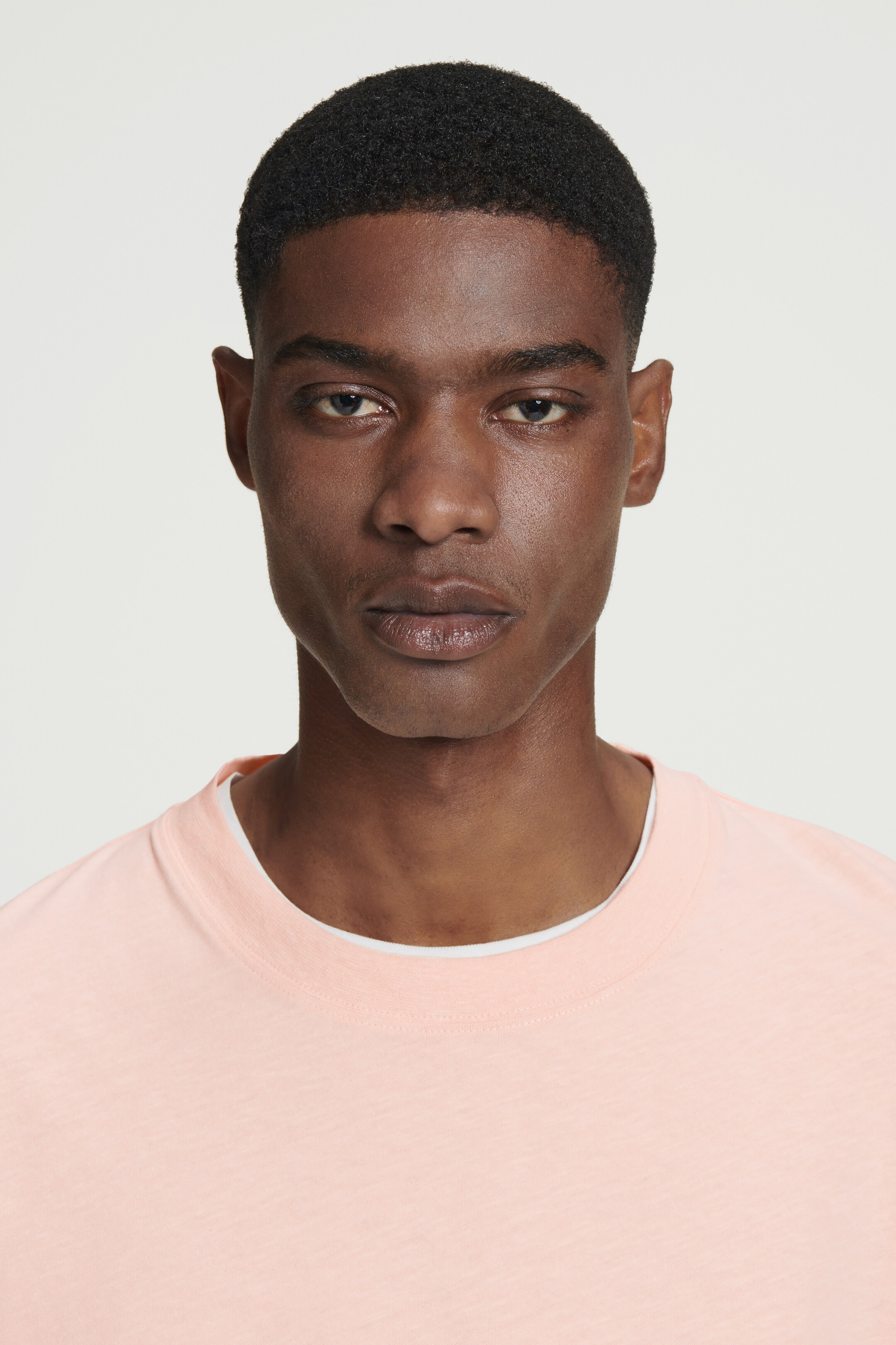 Visualizza immagine più grande: T-SHIRT IN COTONE E LINO FIAMMATO TAGLIO RILASSATO - ALBICOCCA - UOMO | H&M IT 4